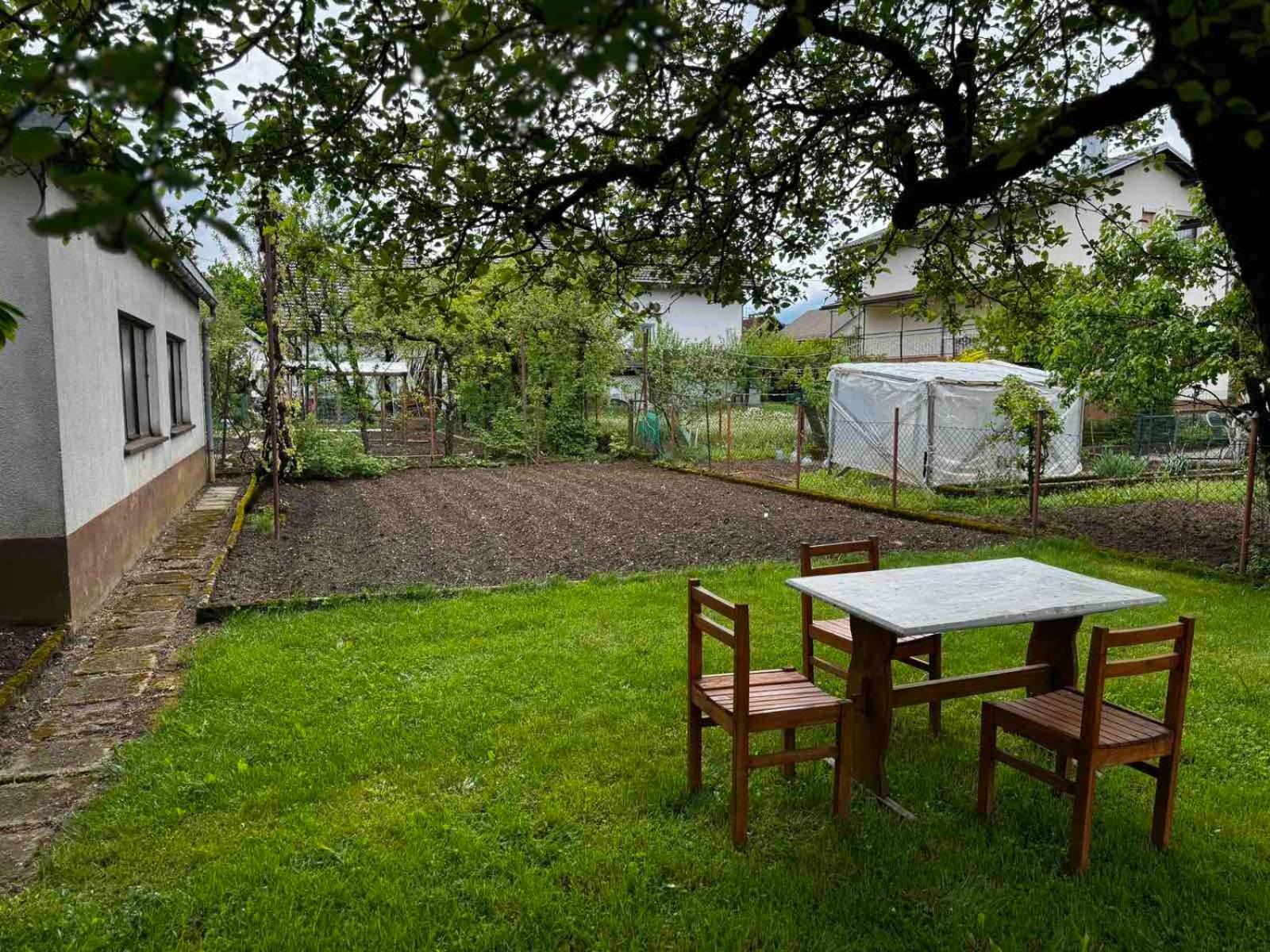 Studio Apartment with Balcony - Photo 9