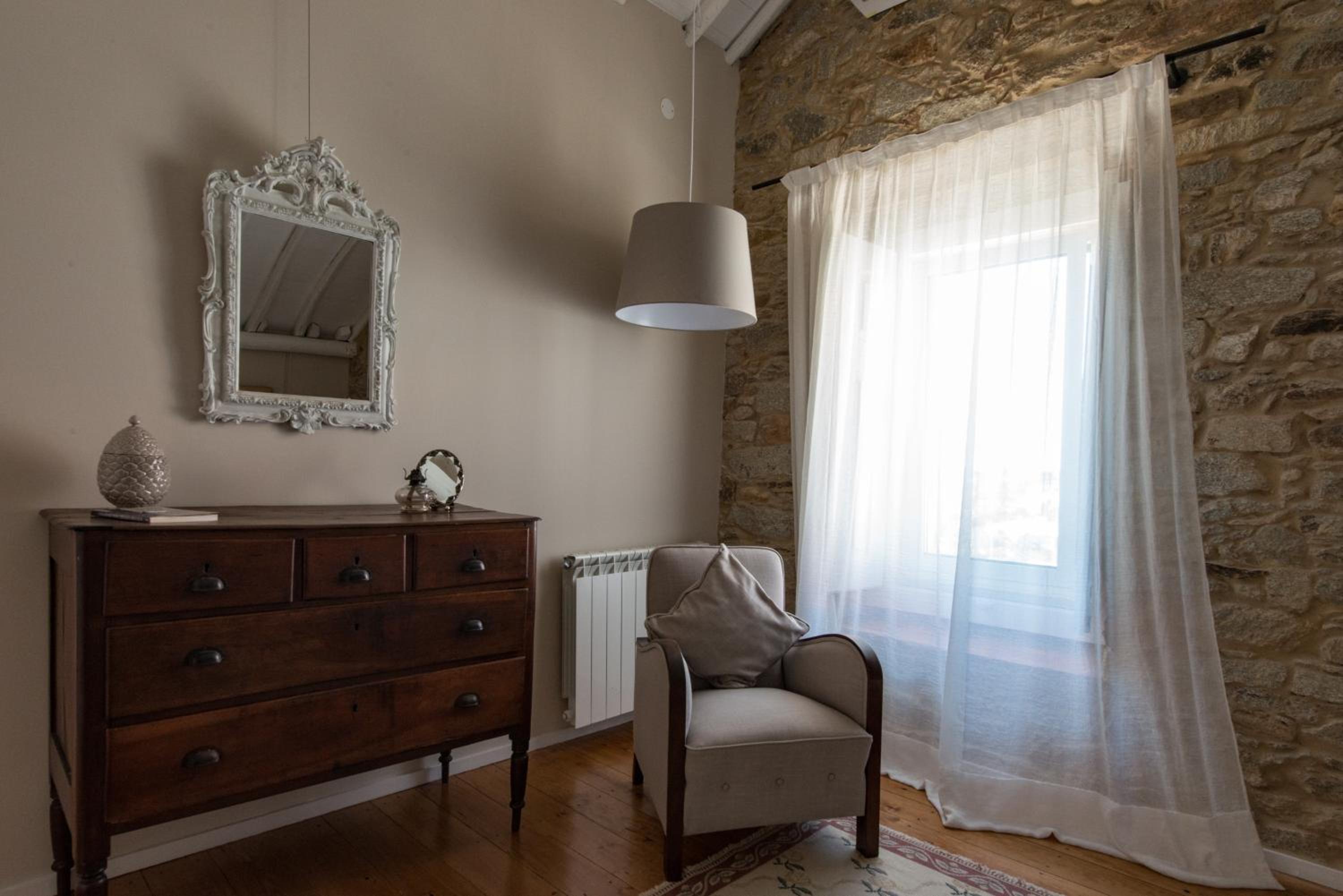 Double Room with Lake View - Photo 2