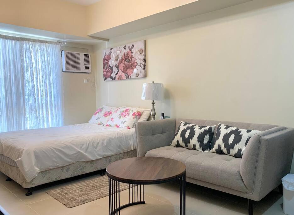 Studio Apartment with Queen Bed
