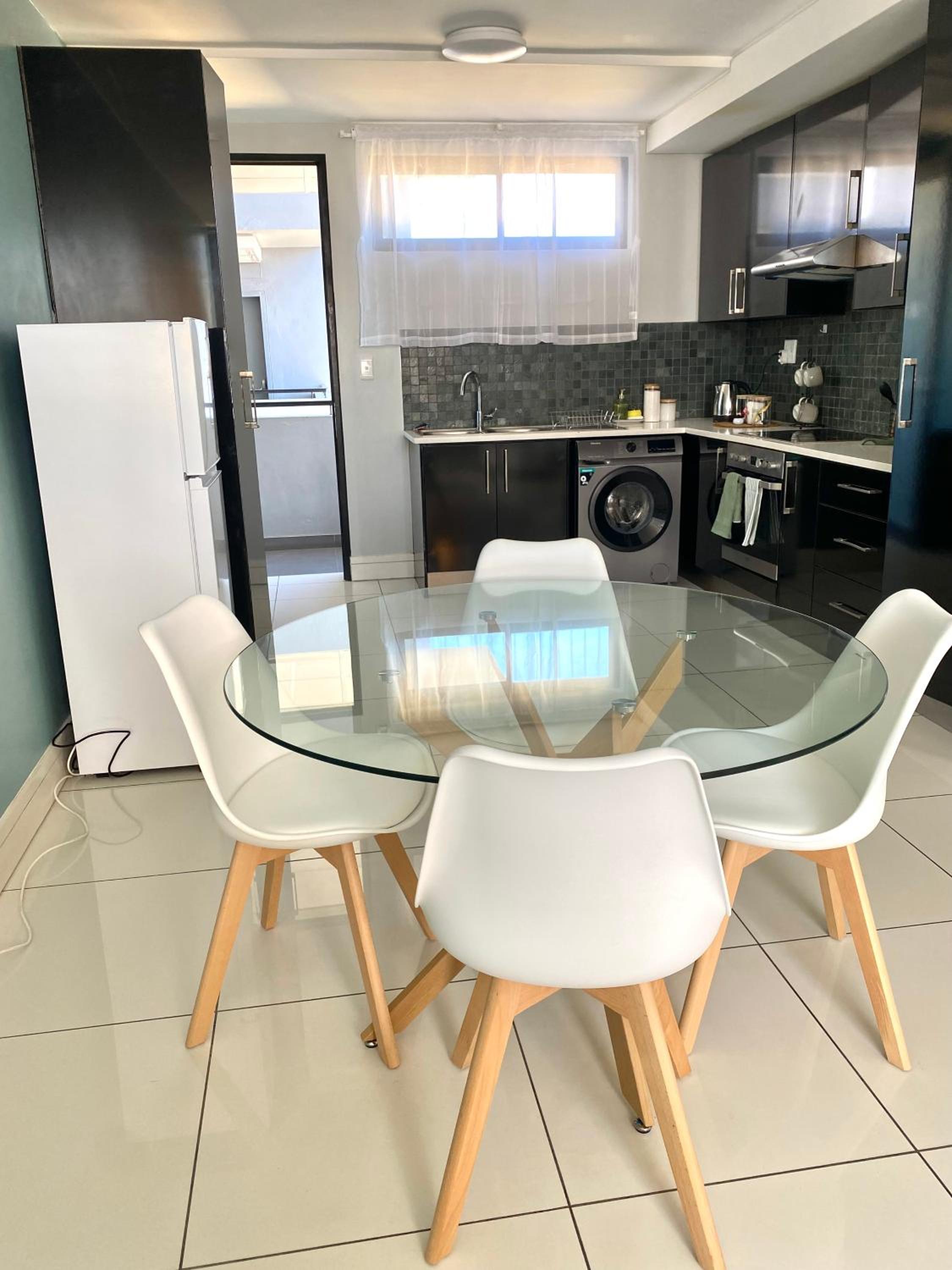 Two-Bedroom Apartment with City View photo 3