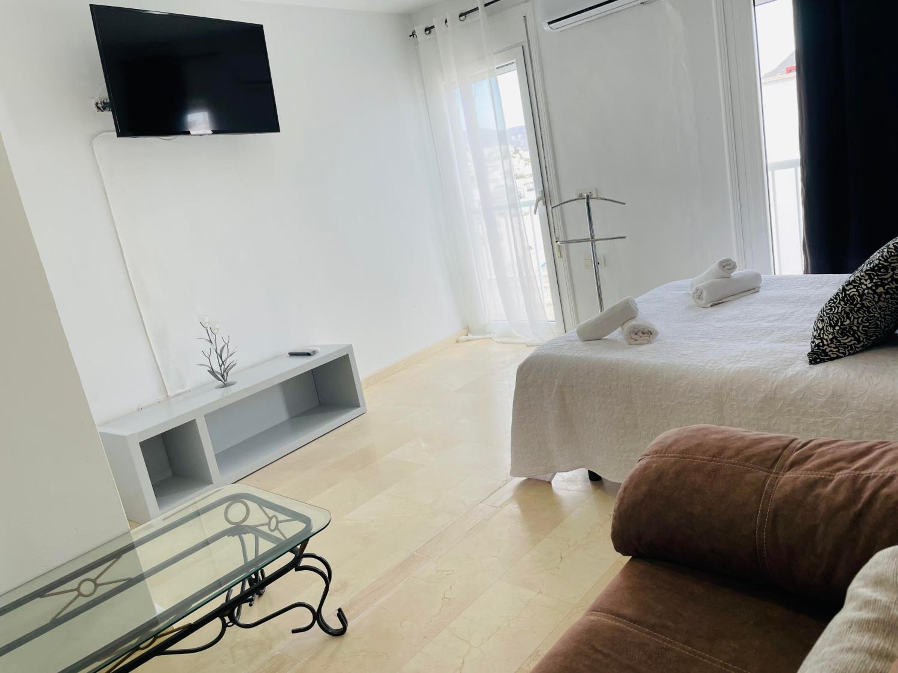 Studio Apartment photo 2