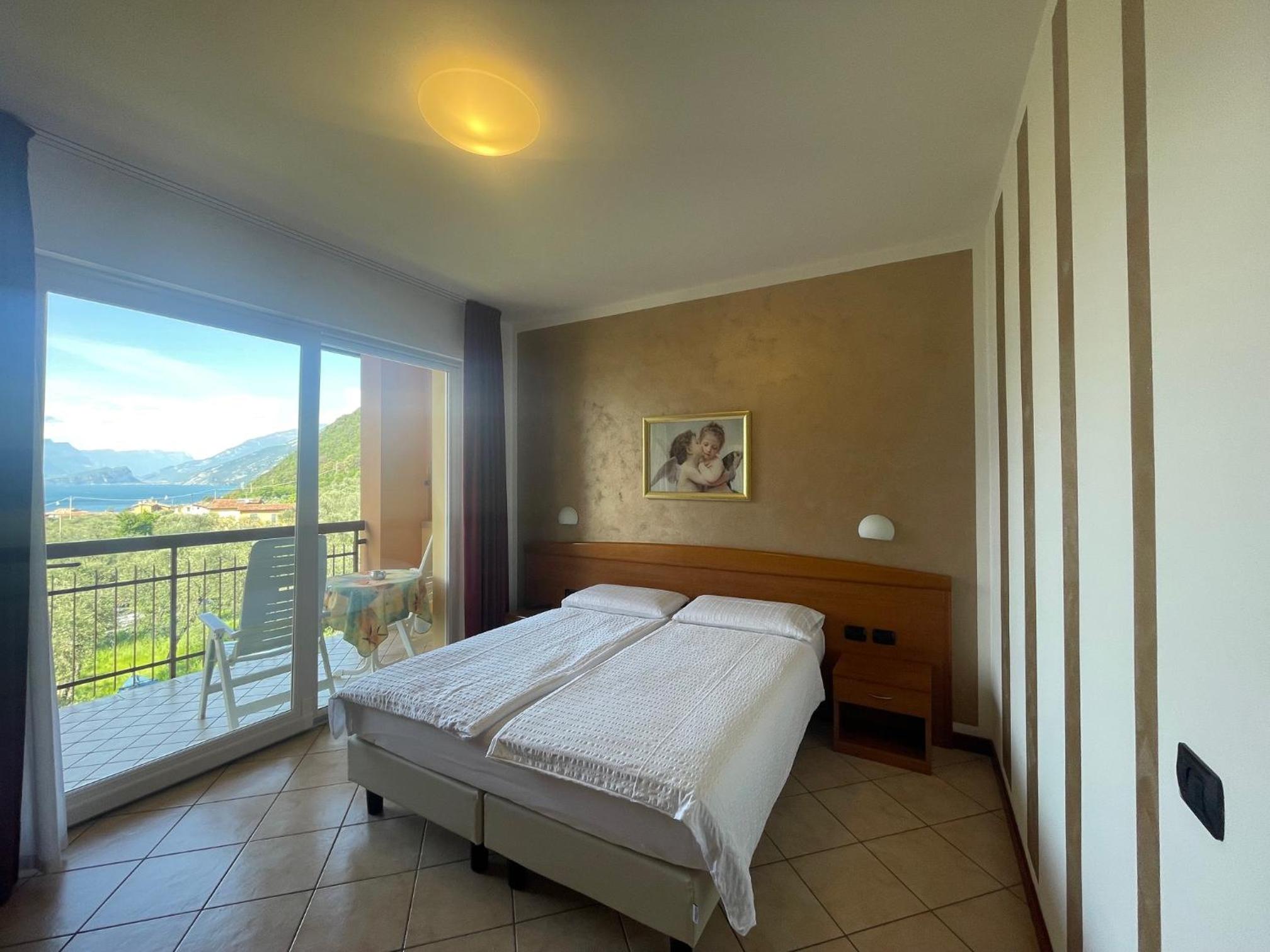 Double Room with Lake View - Photo 1