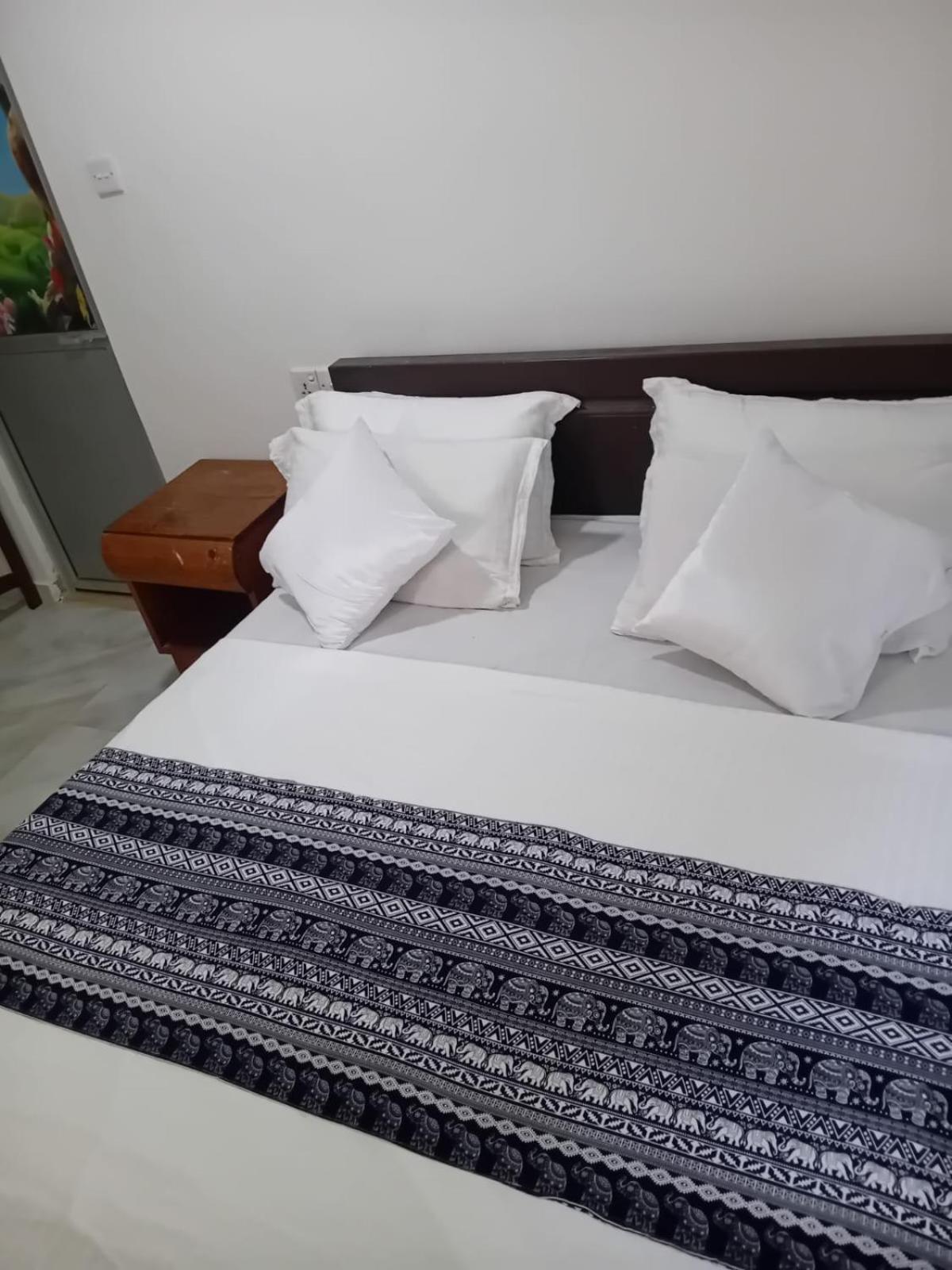 Budget Double Room photo 3