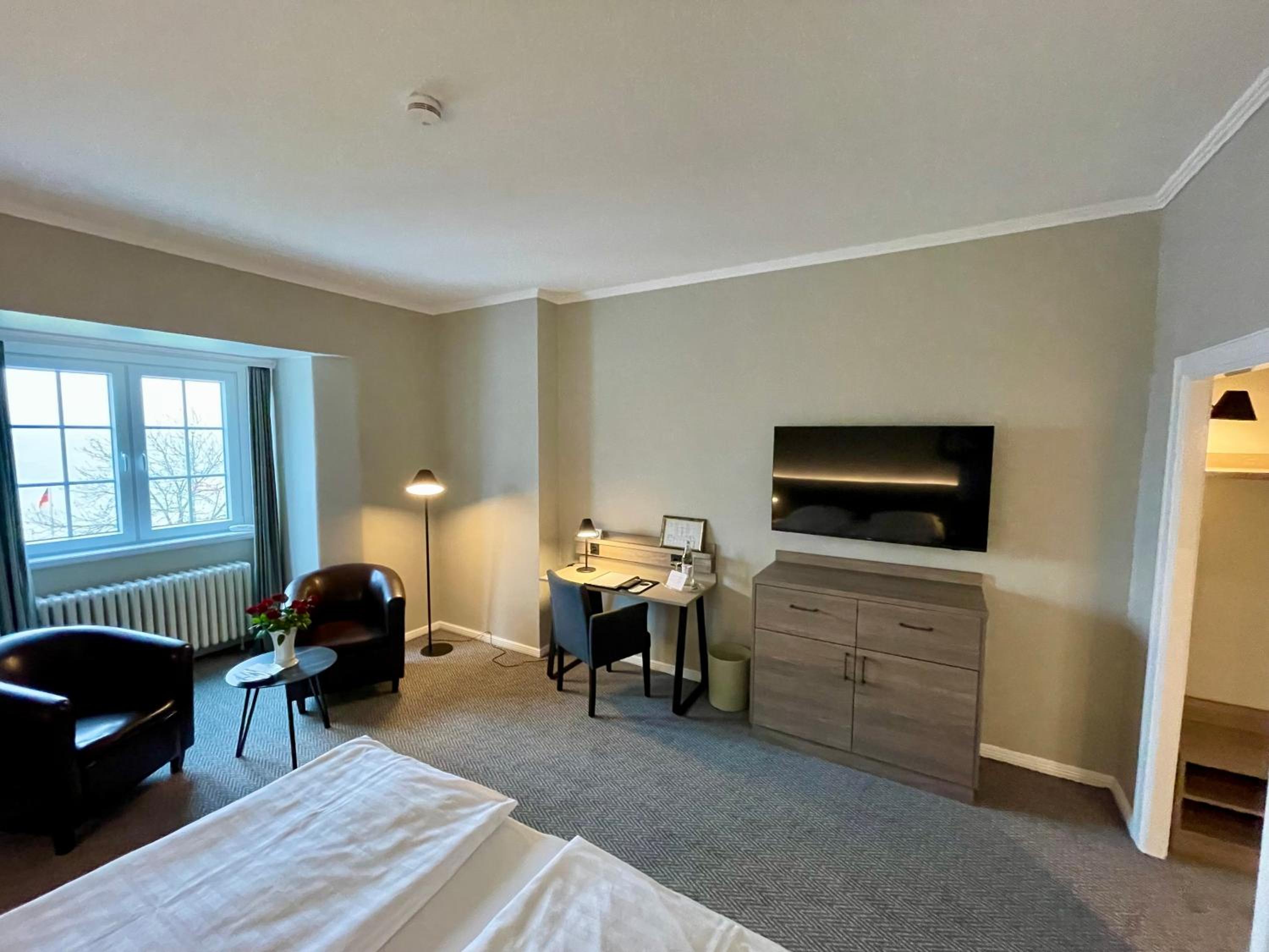 Deluxe Double Room with Sea View photo 3