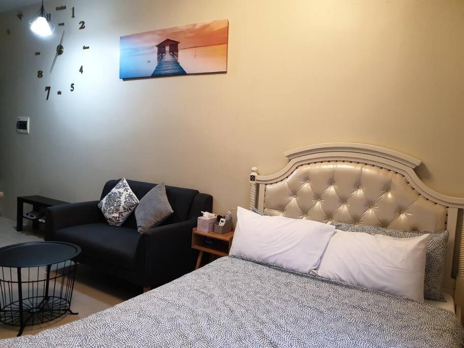 Studio Apartment With Queen Bed