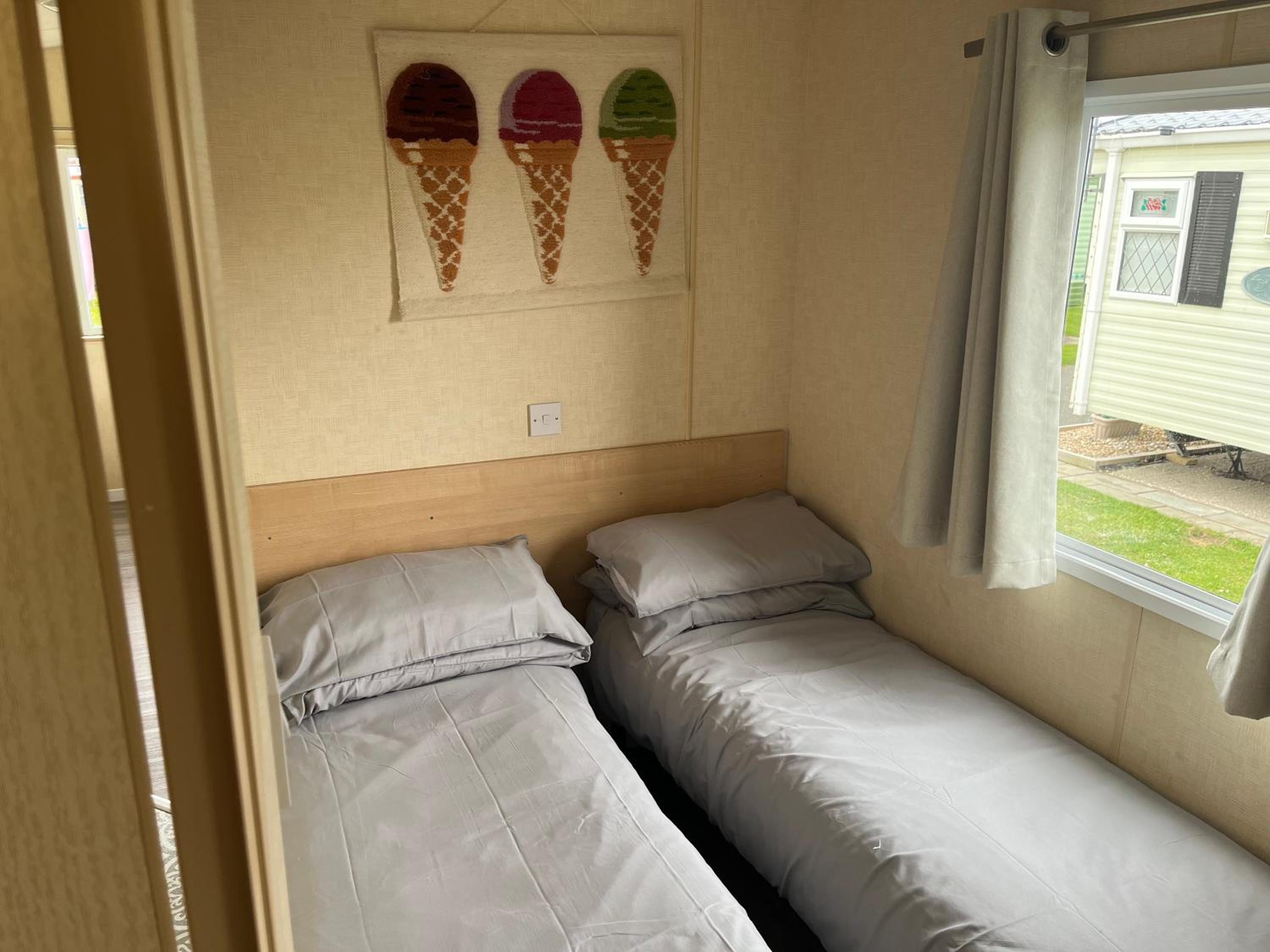 Two-Bedroom House photo 2