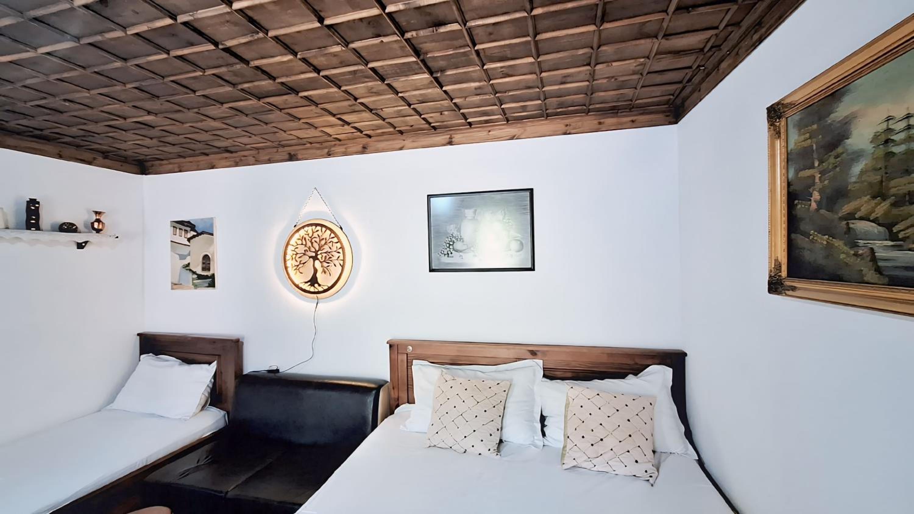 Triple Room with Private Bathroom