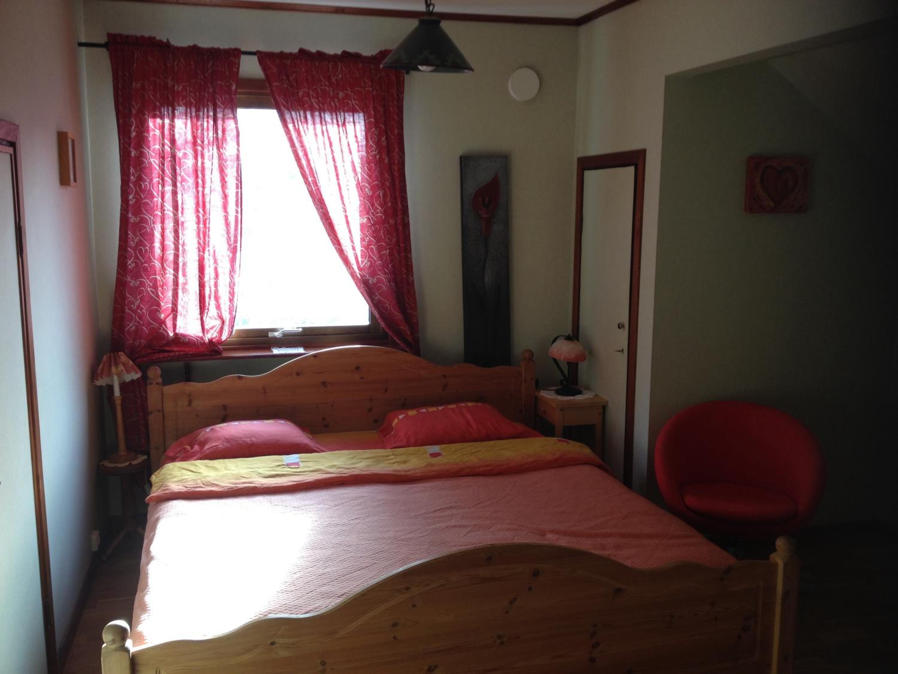 Twin Room with Shared Bathroom photo 2