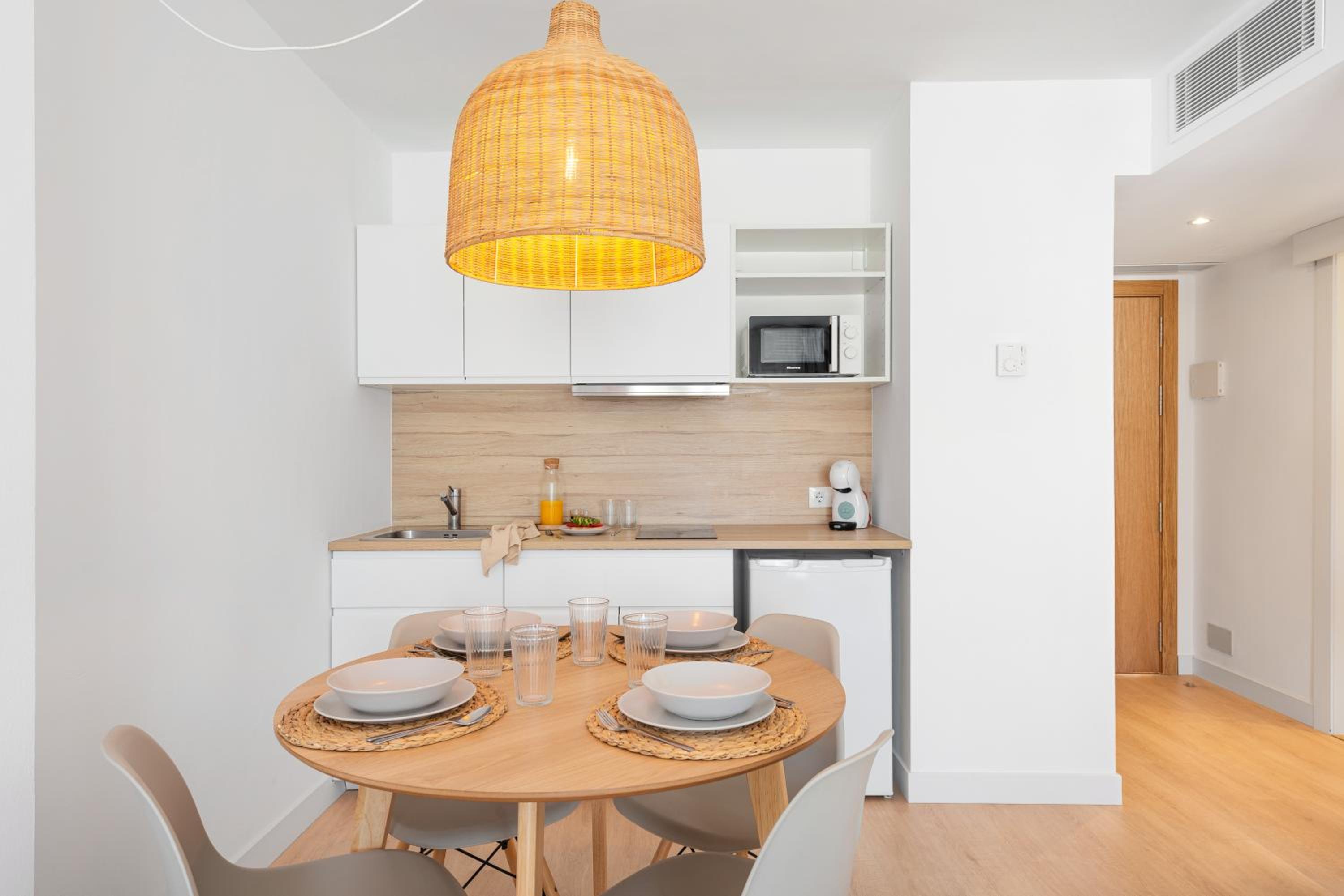 One-Bedroom Apartment with Balcony - Photo 3