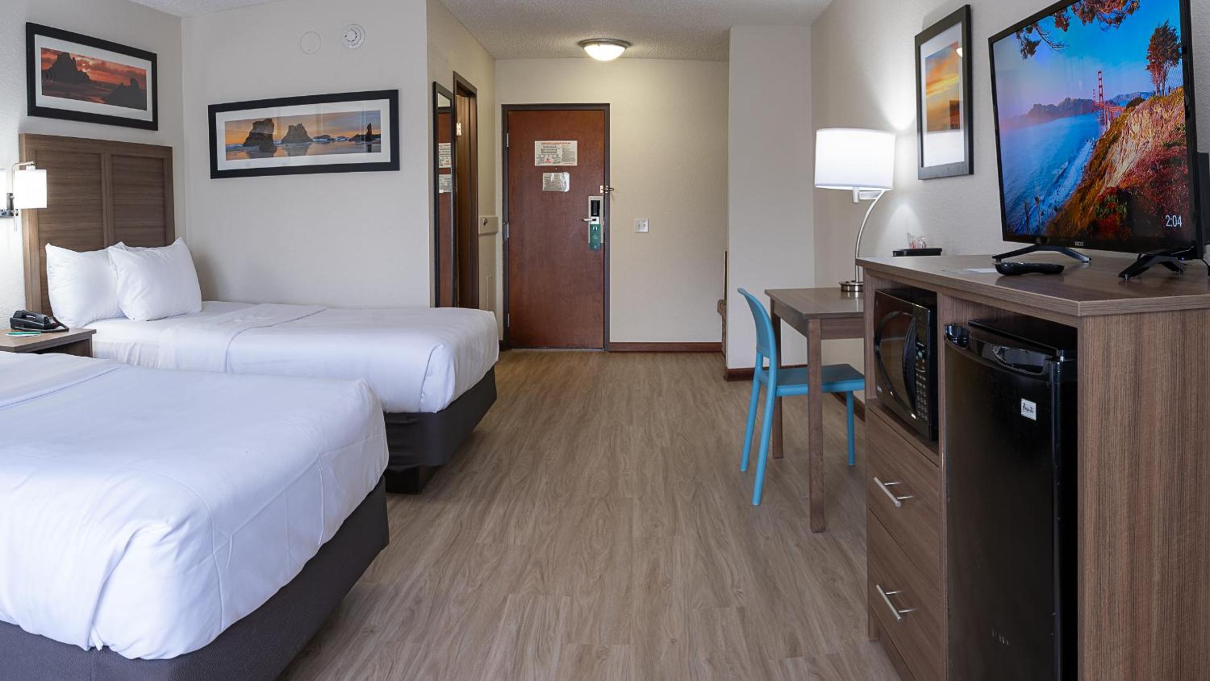 Standard Double Room with Two Double Beds - Photo 7