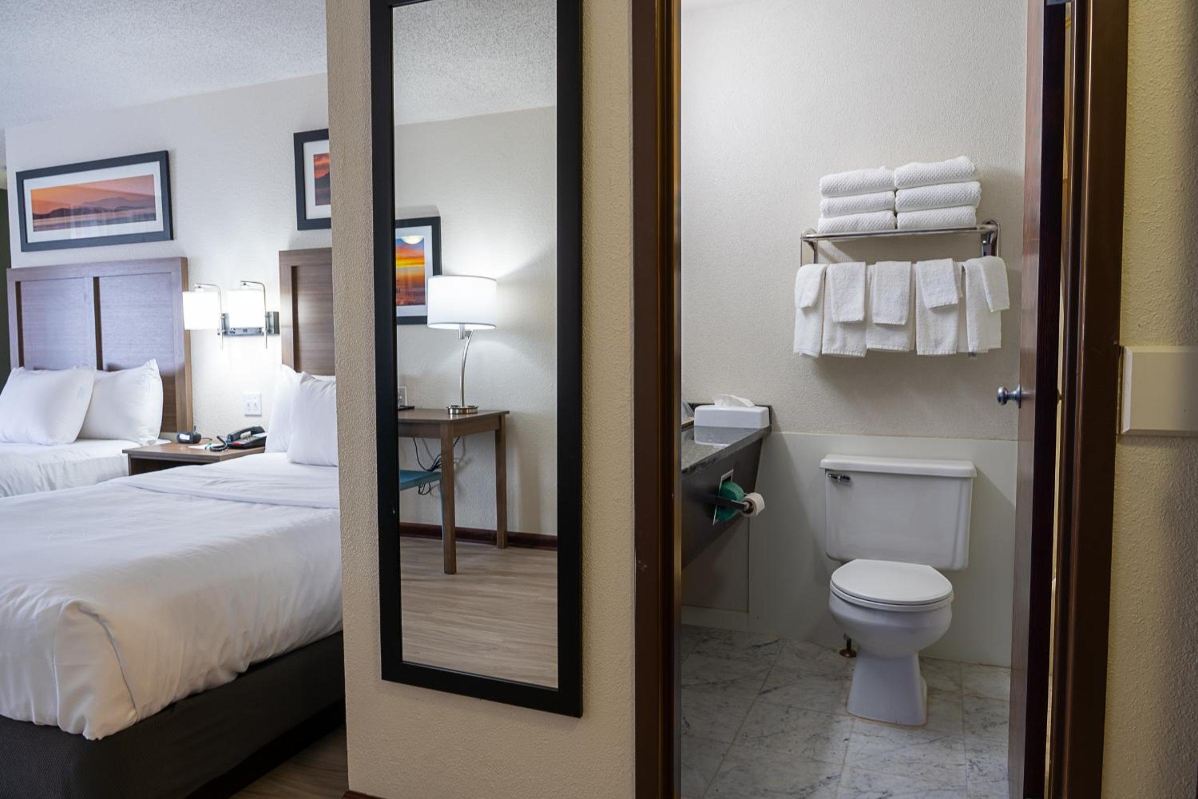 Standard Double Room with Two Double Beds - Photo 4