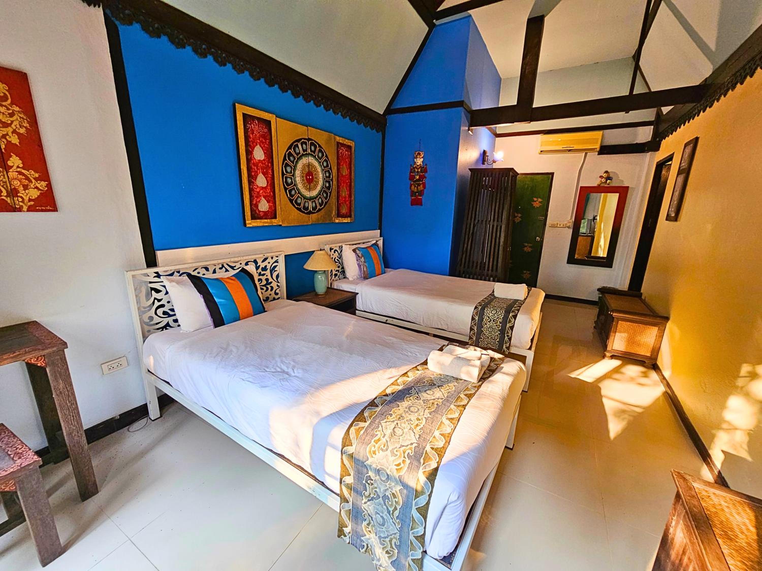 Standard Twin Room - Photo 4