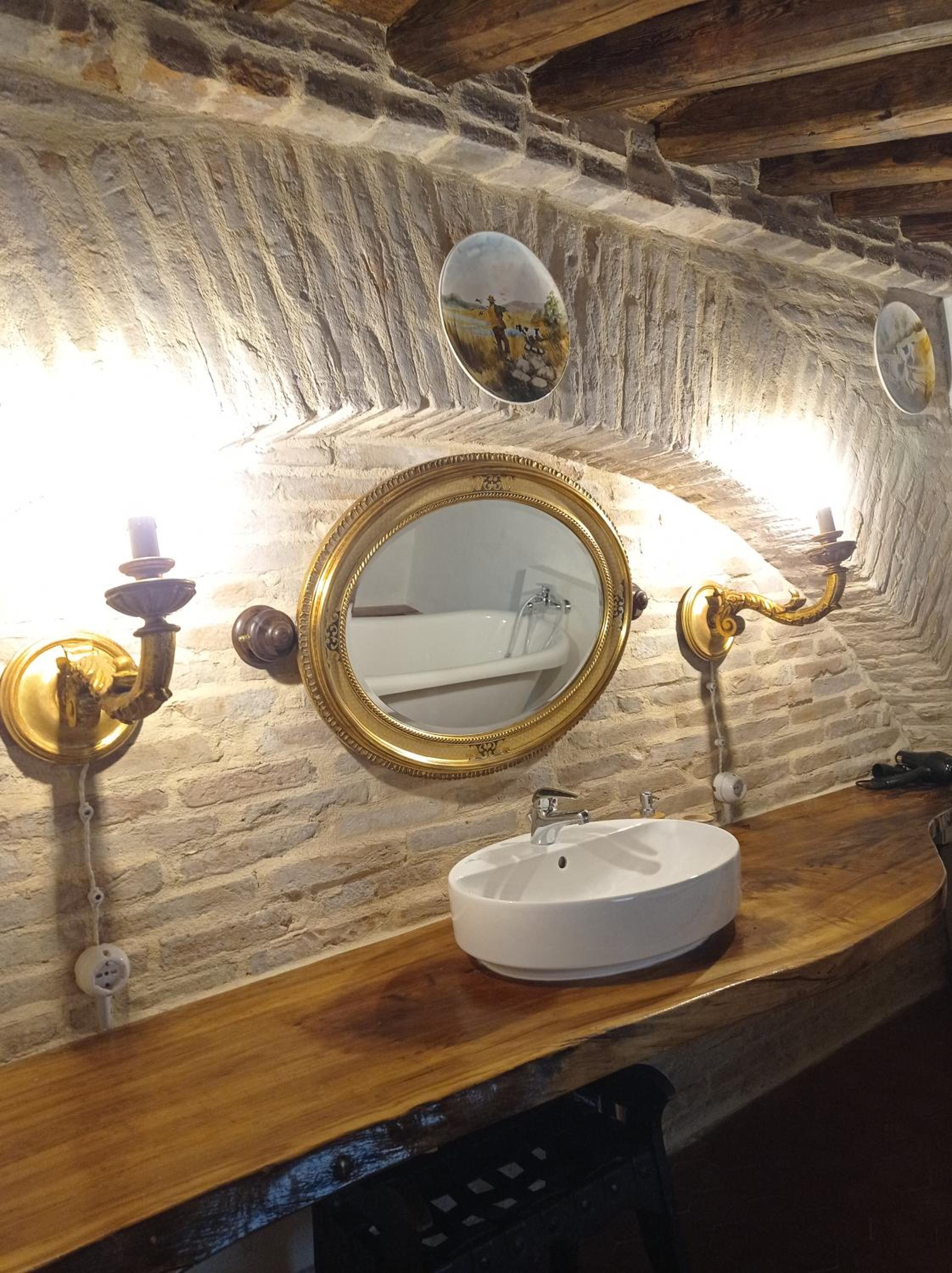 Deluxe Double Room with Bath photo 3