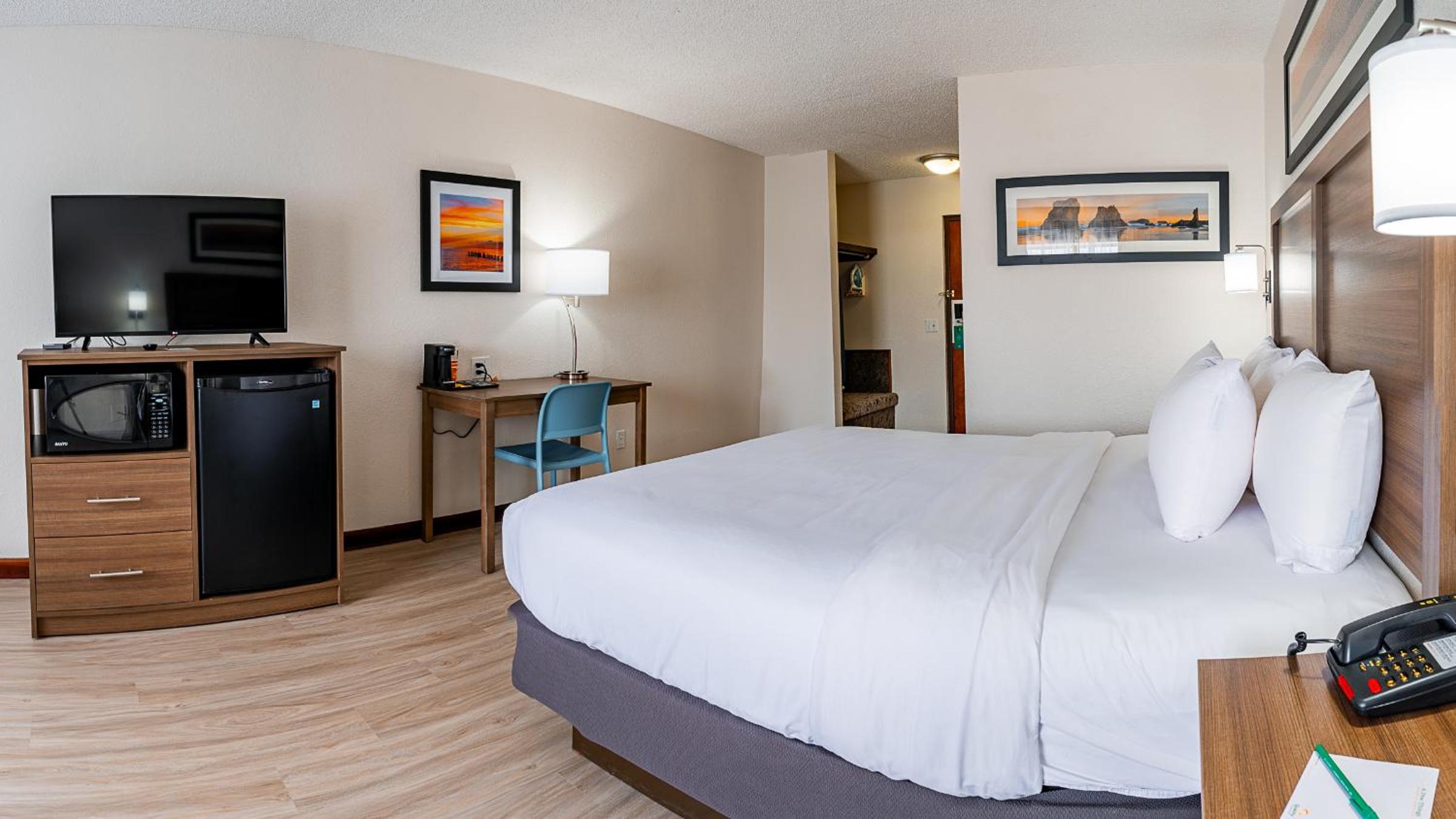 King Room - Non-Smoking - Photo 1