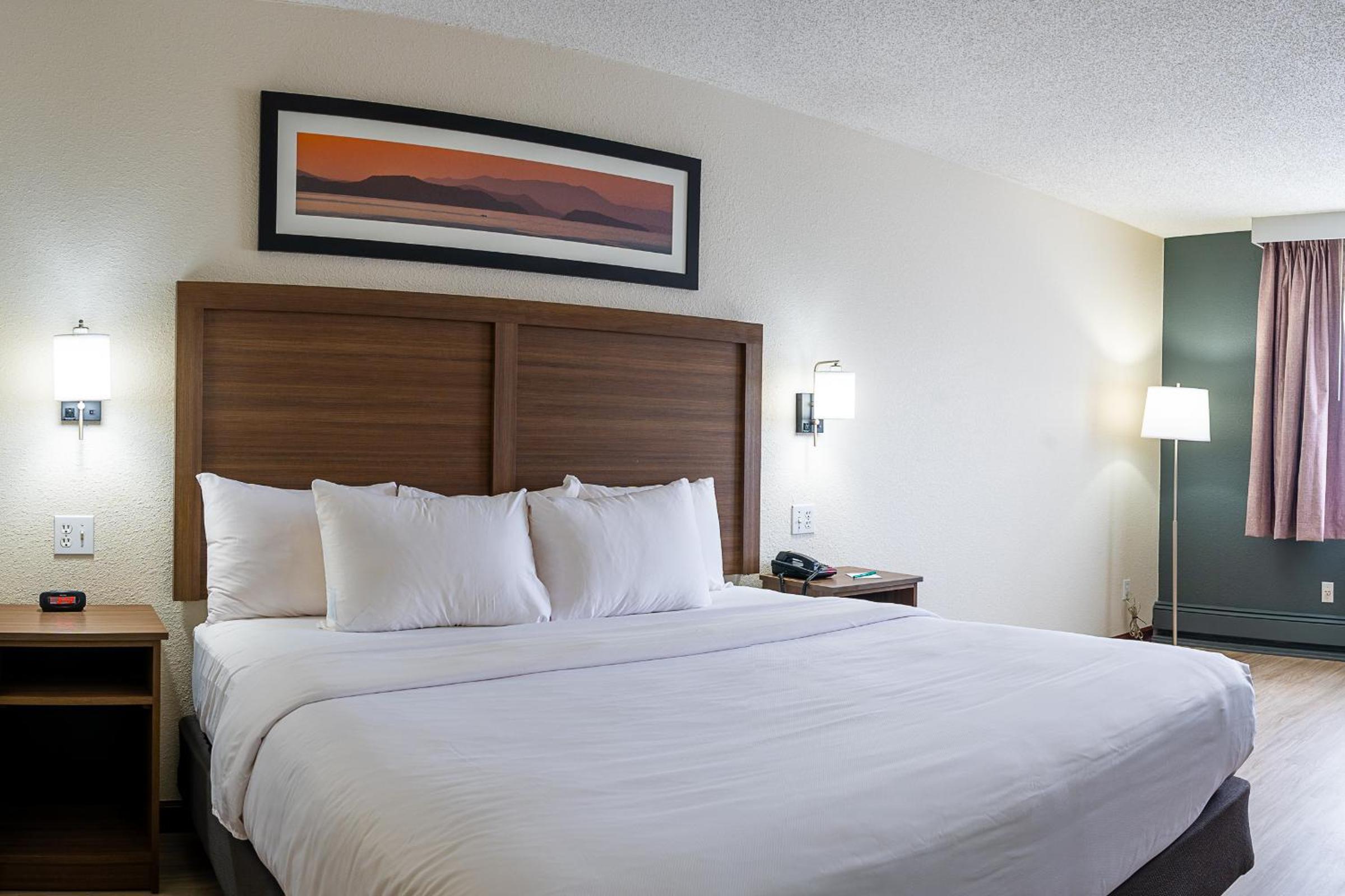 King Room - Non-Smoking - Photo 6
