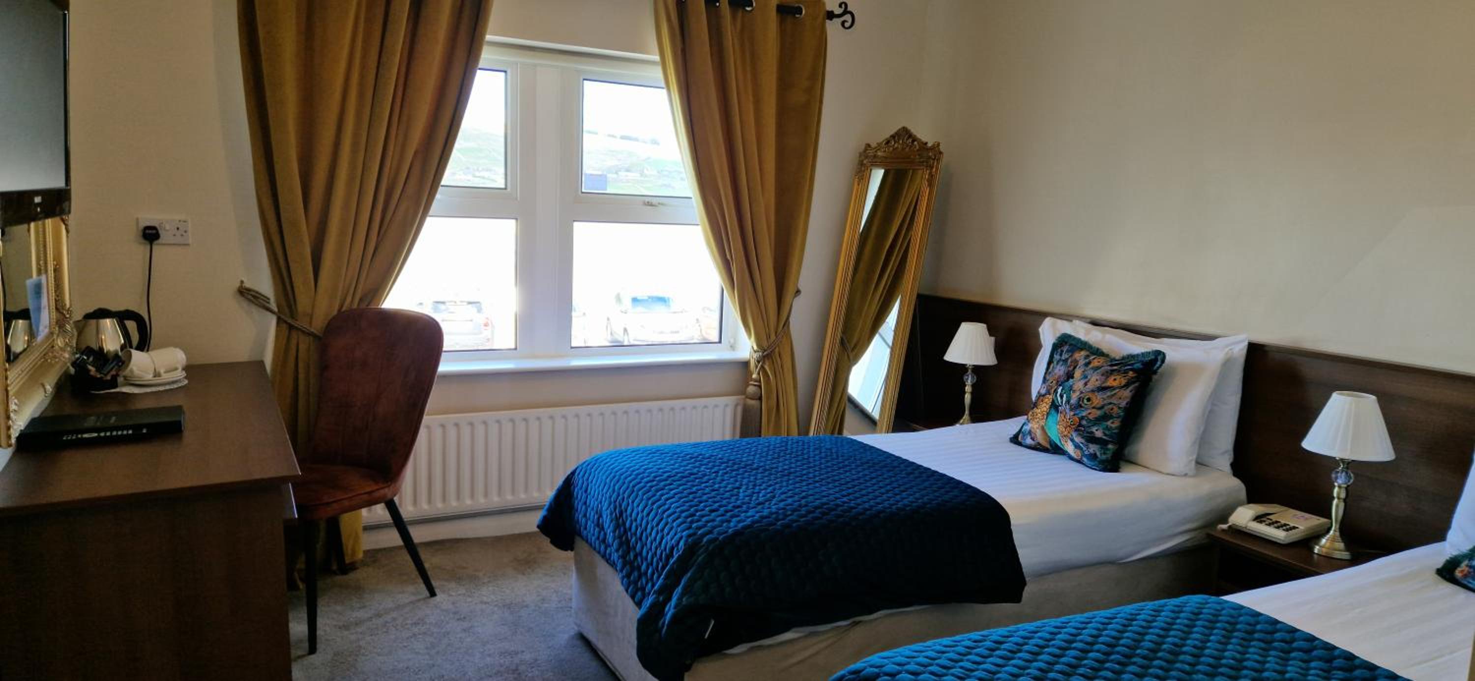 Twin Room - Photo 1