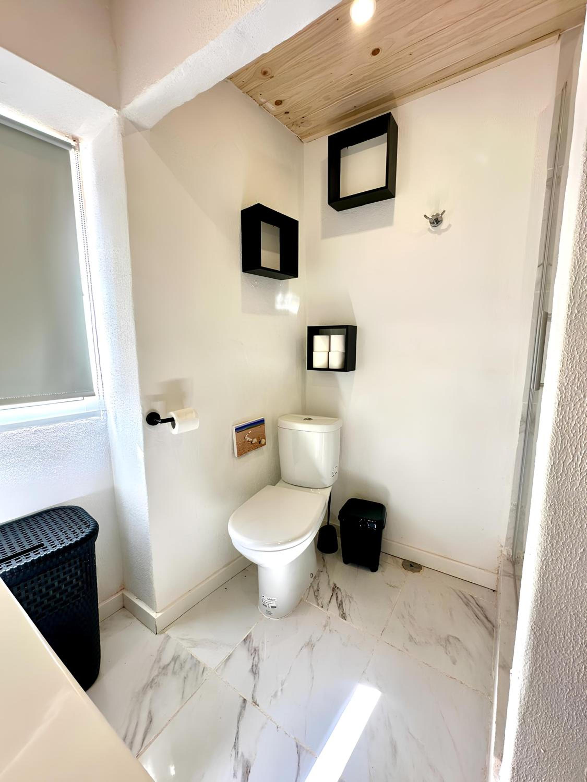 One-Bedroom House photo 3