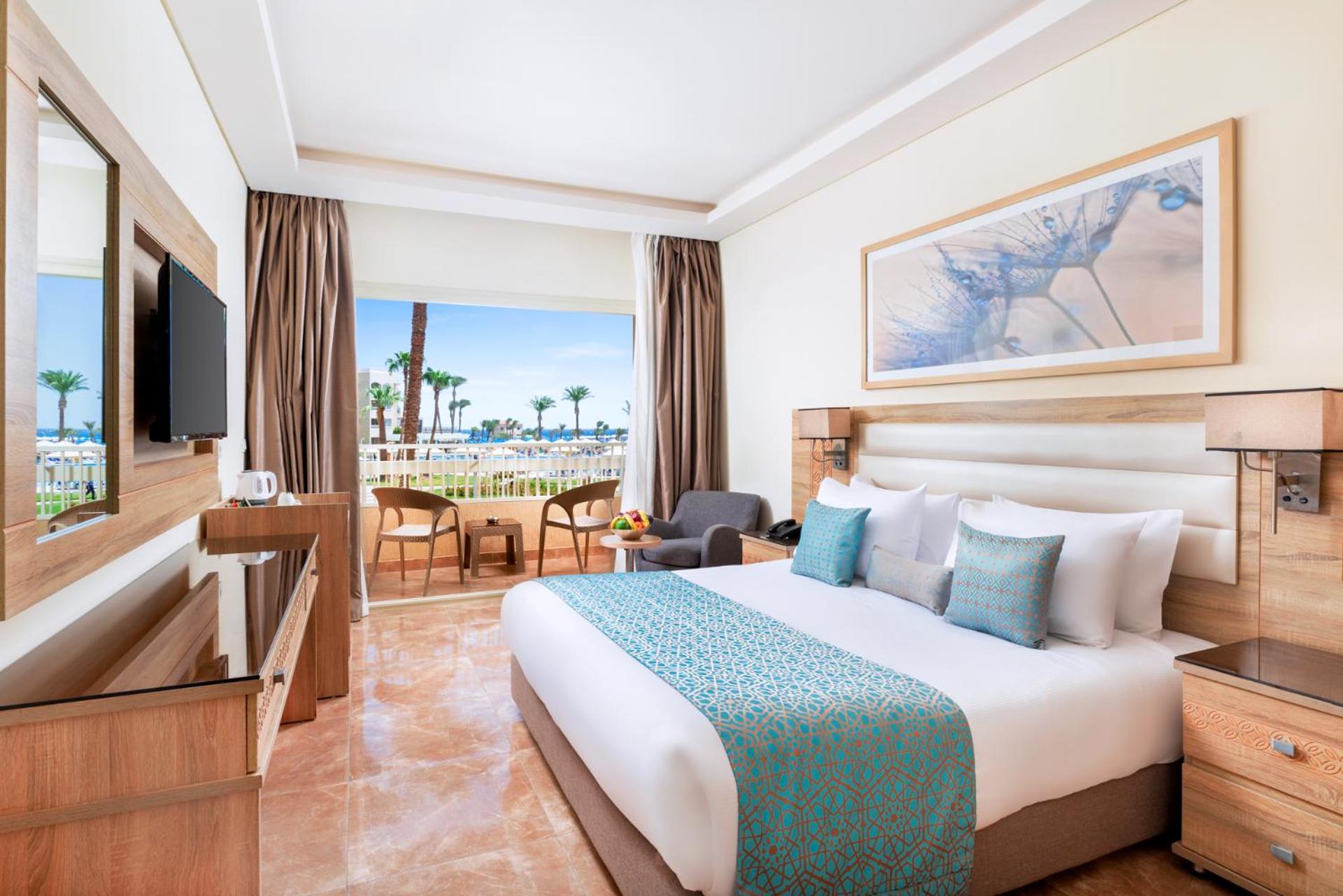 Deluxe Room with Sea View -Beach Albatros Front Area - Photo 2