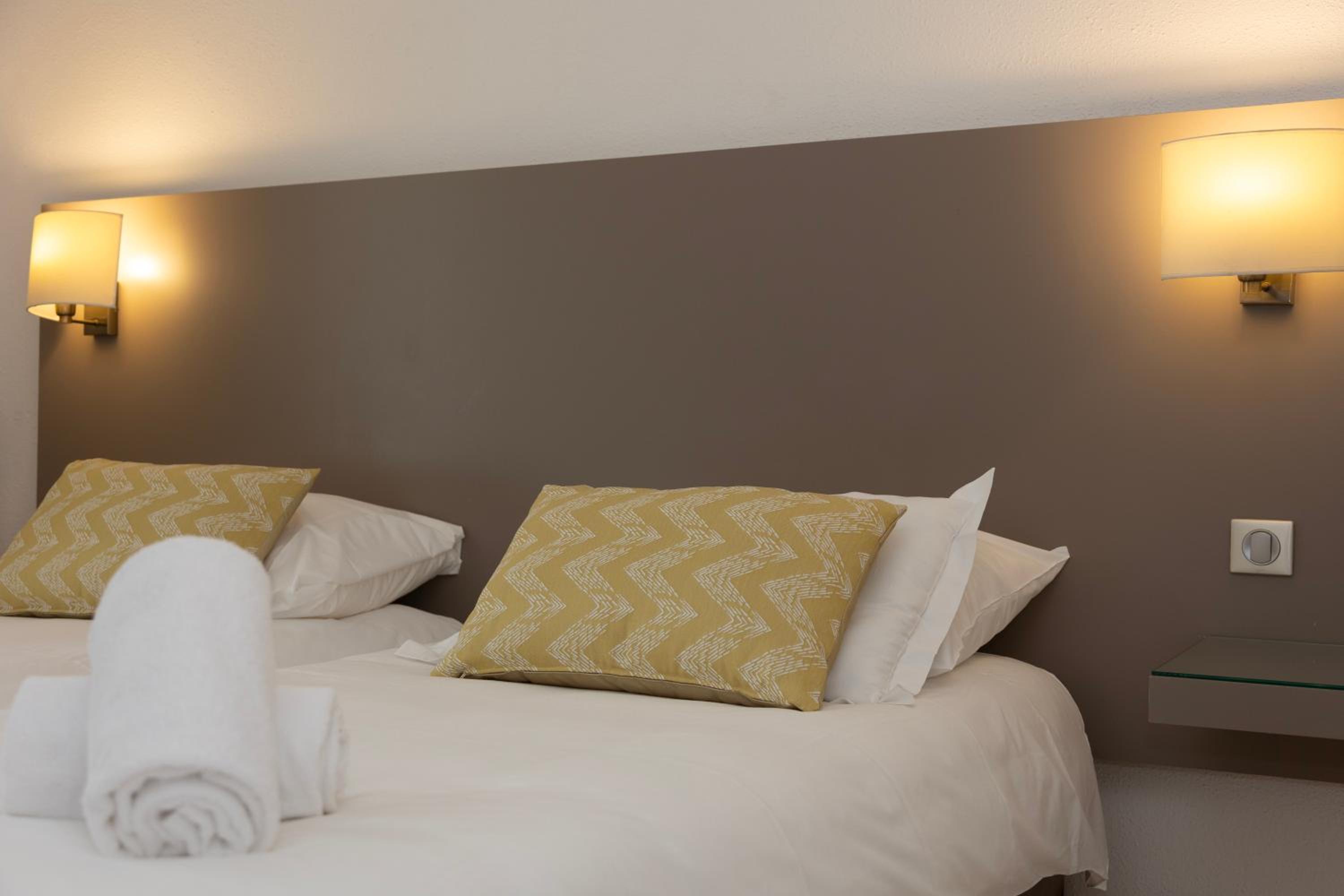Double Room with Garden View - Photo 2