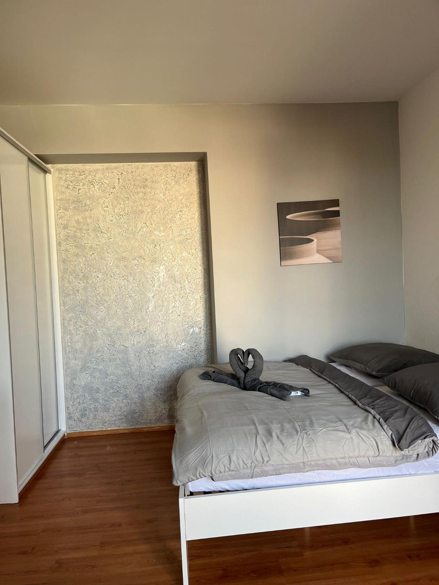 One-Bedroom Apartment photo 2