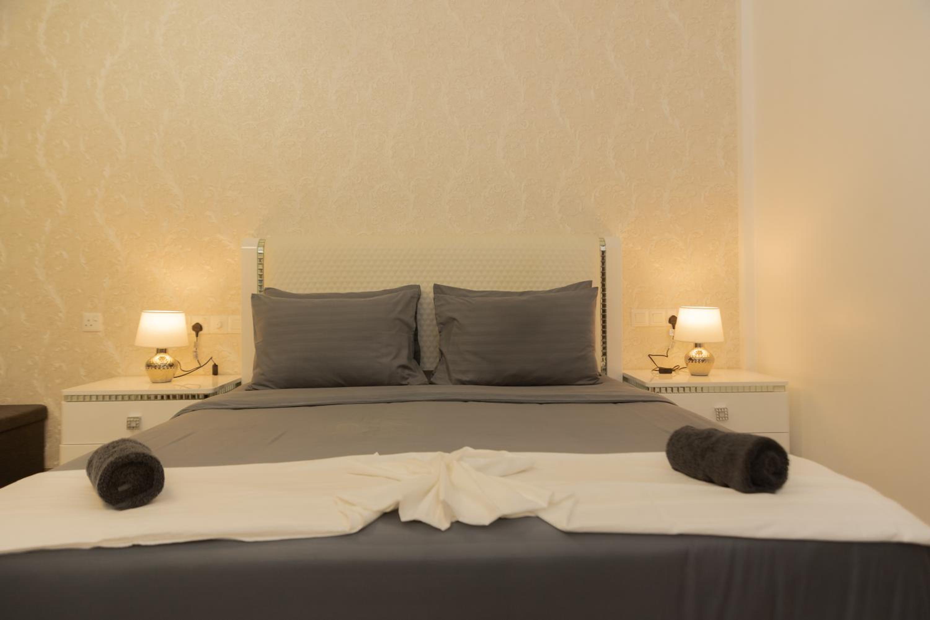 Deluxe King Room photo 2