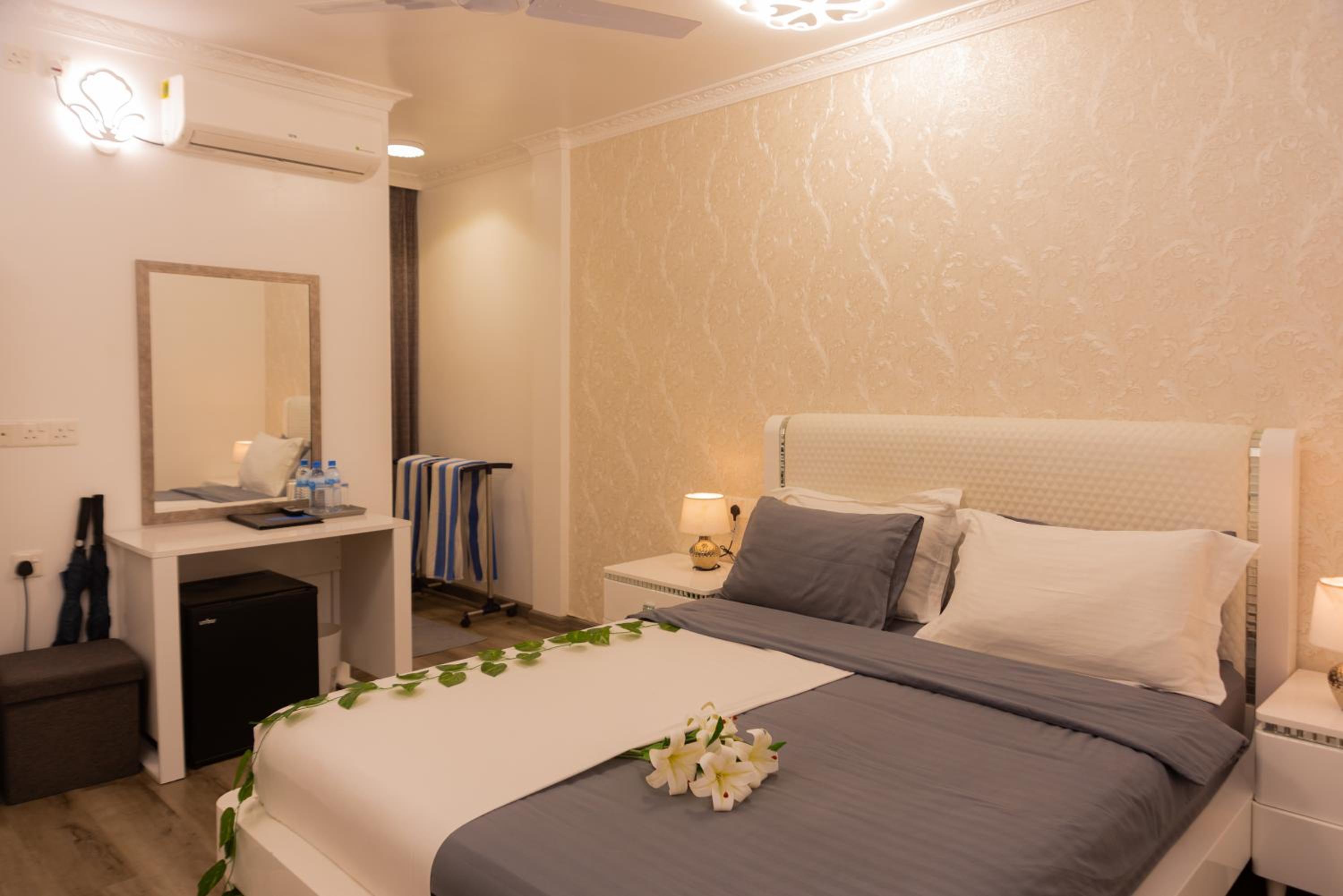 Deluxe King Room photo 1