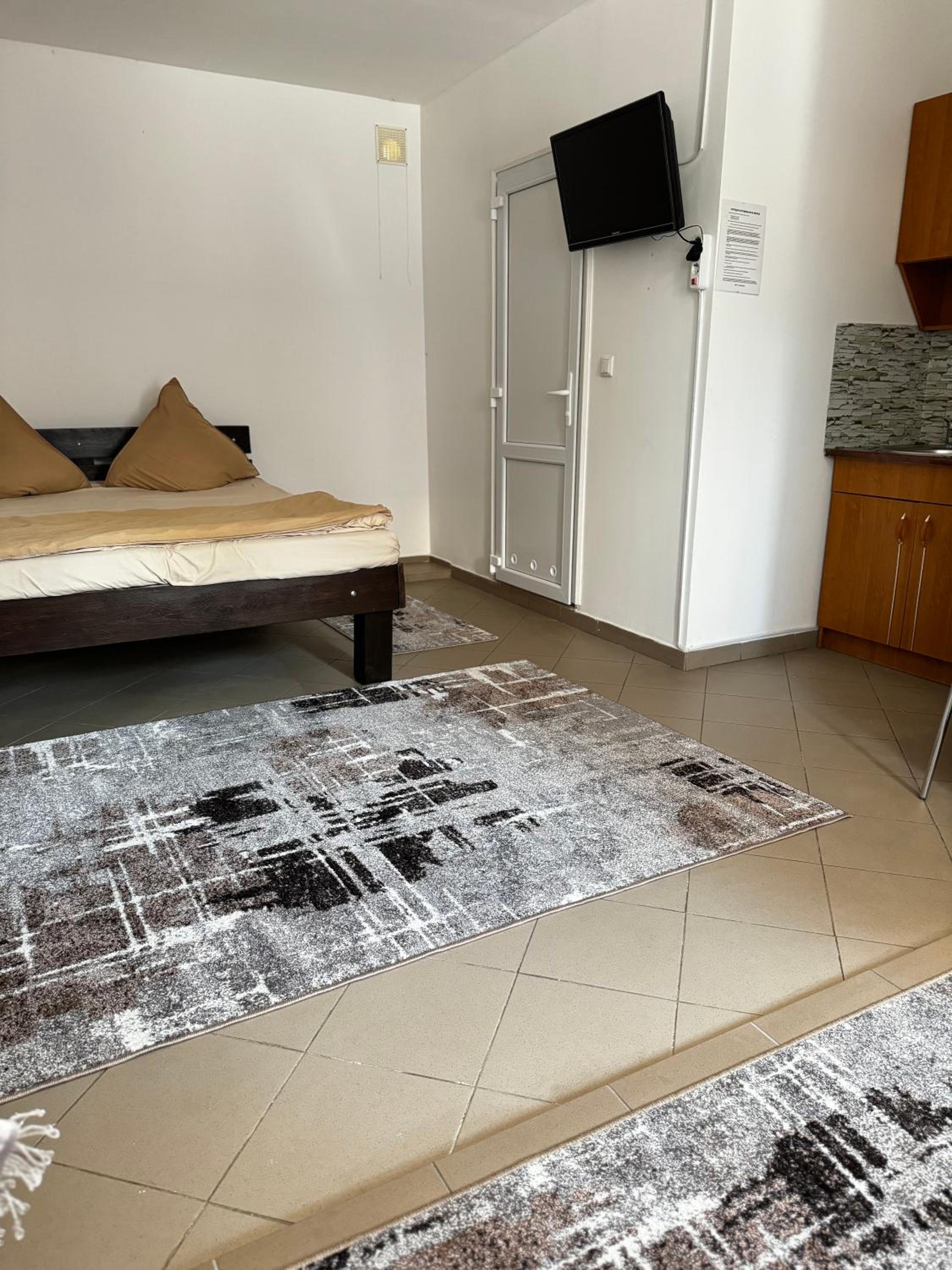 Budget Double Room photo 2