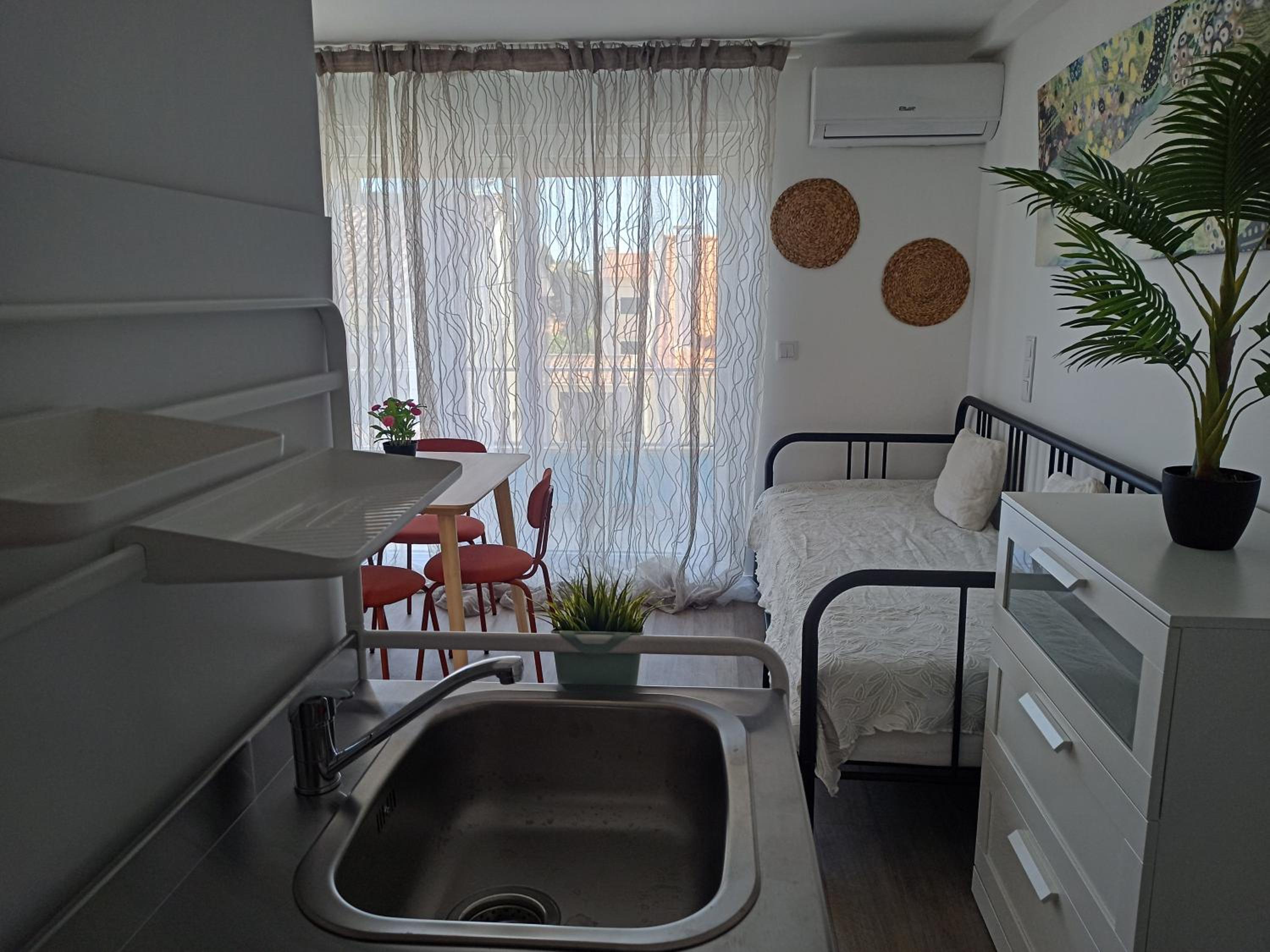 Studio with Balcony photo 2