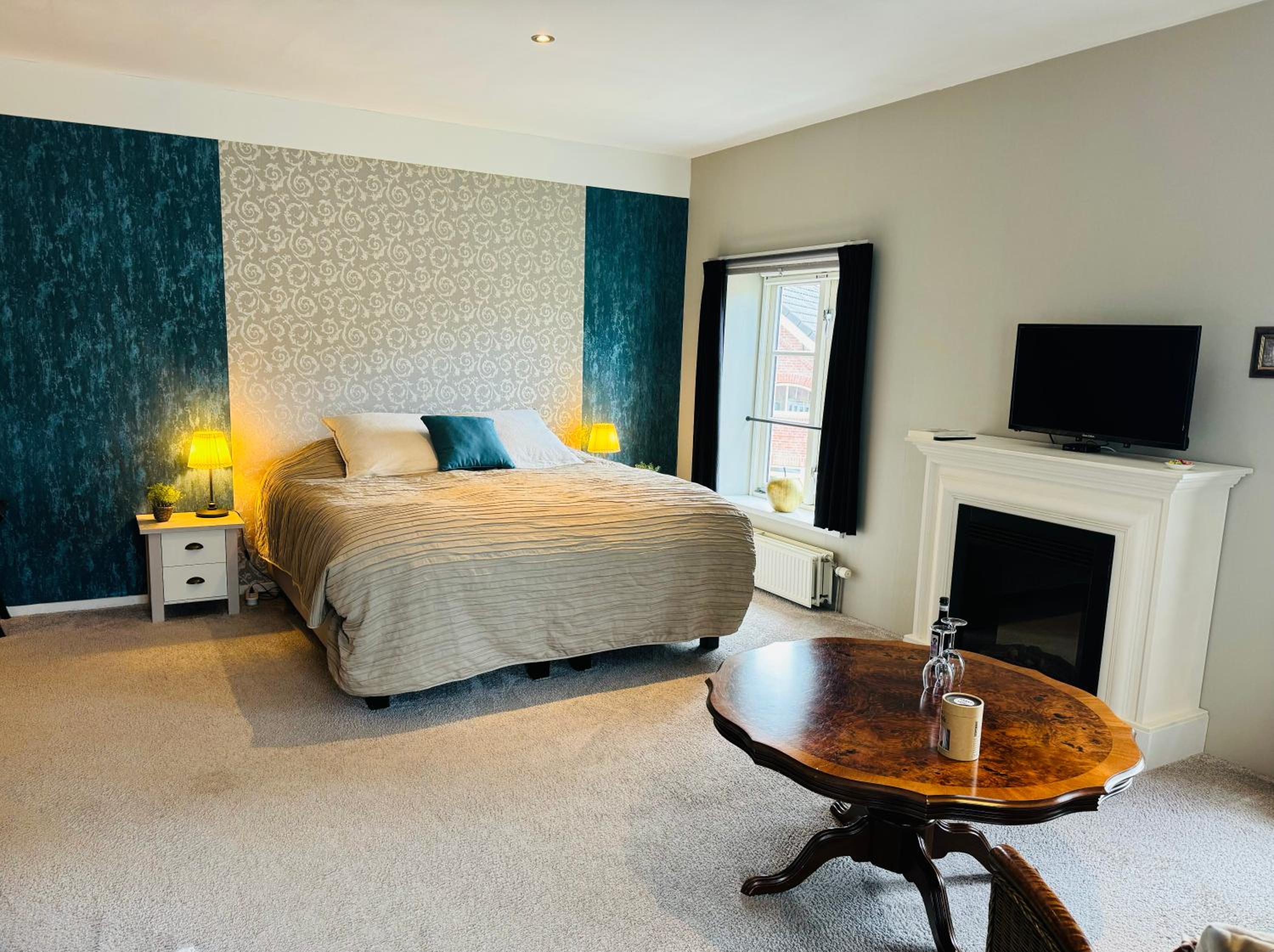 Superior King Room photo 2