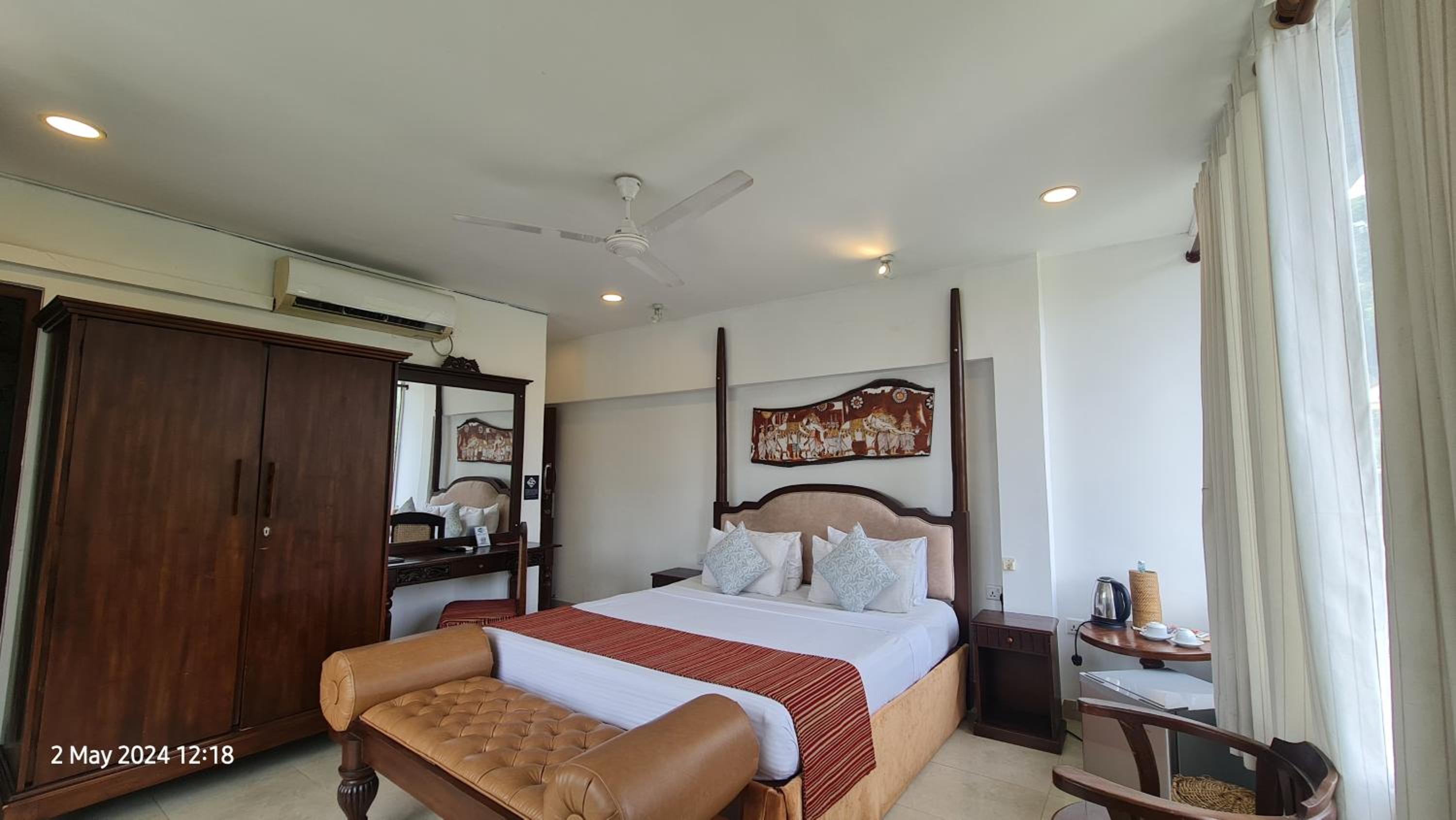 King Room with Mountain View