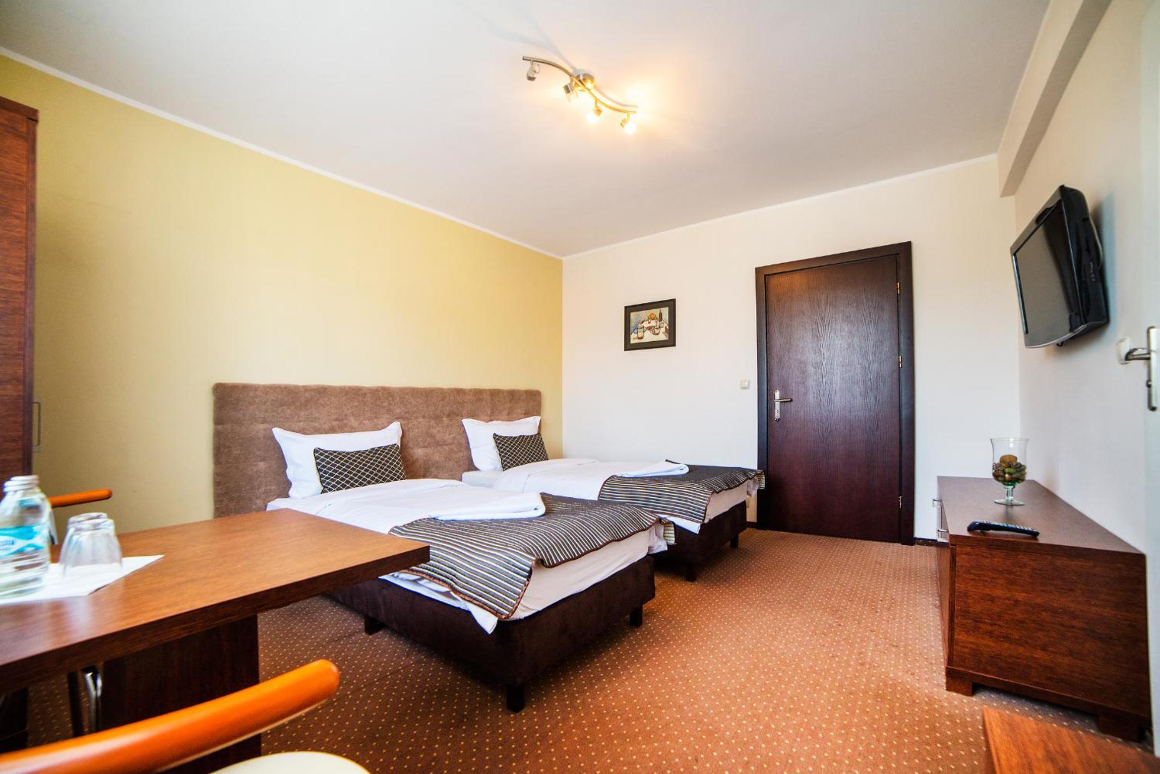 Standard Double or Twin Room - Photo 1