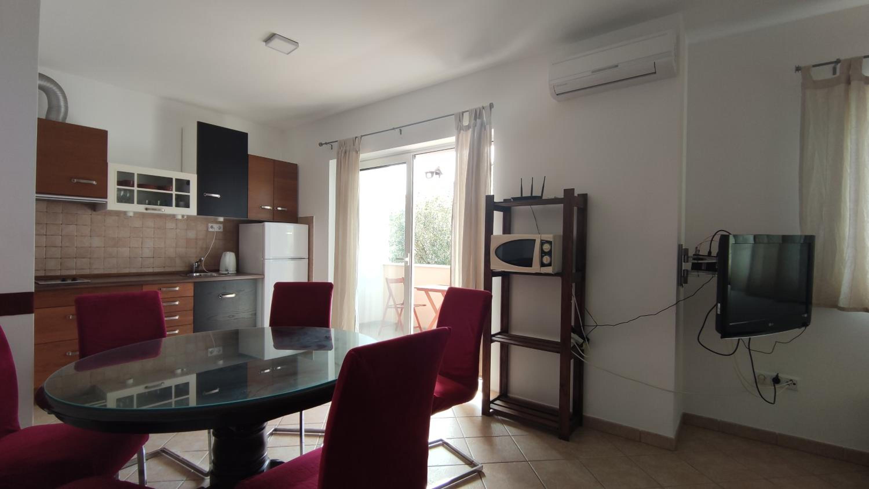 Two-Bedroom Apartment - Photo 6