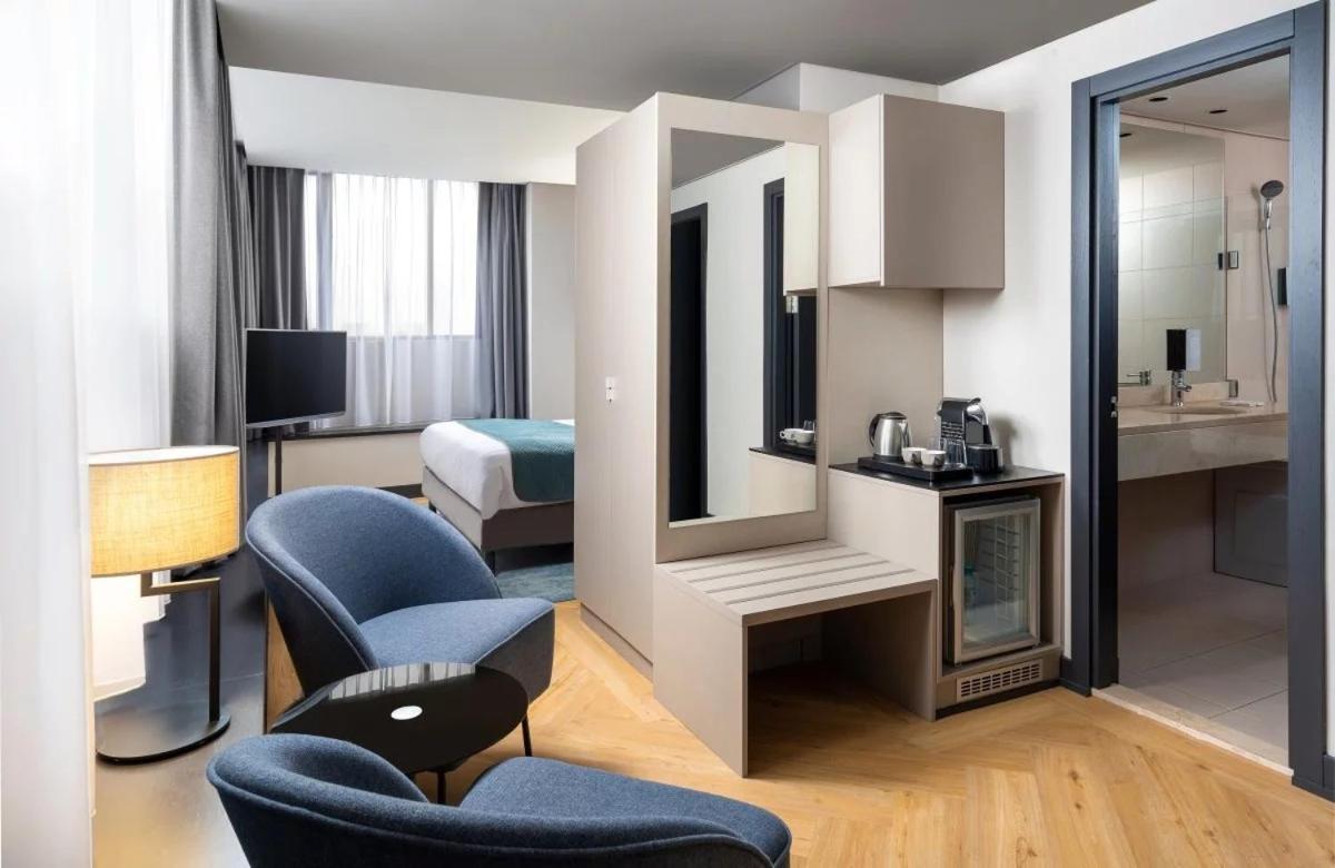 Deluxe Family Suite photo 2