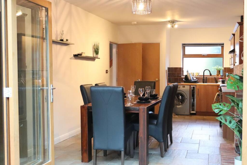 Three-Bedroom Villa photo 3