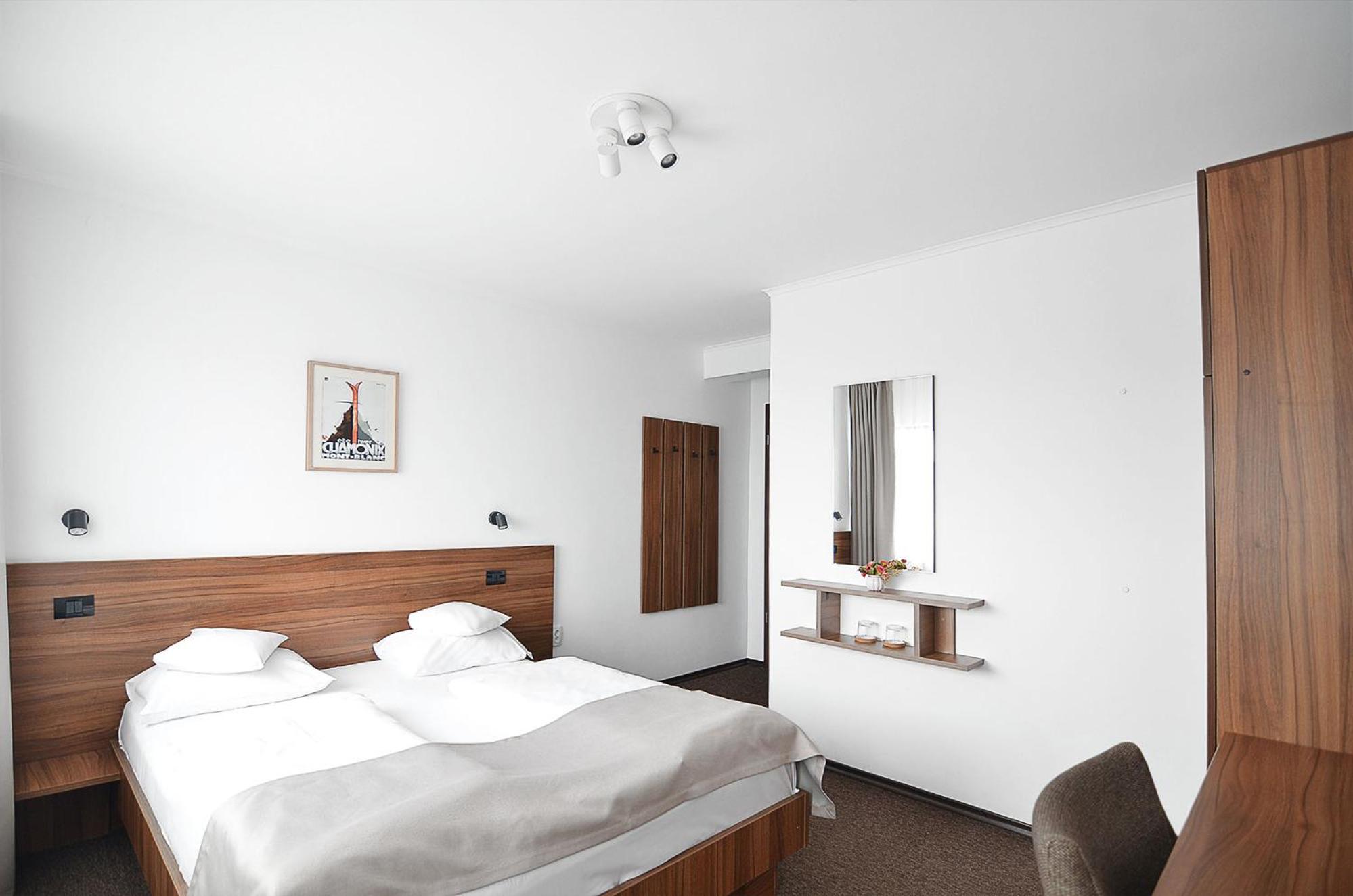Double Room with Mountain View - Photo 1