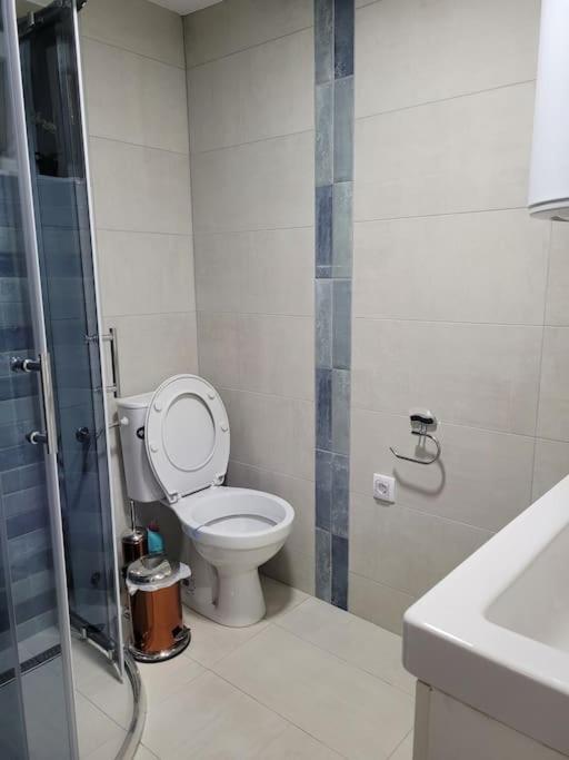 One-Bedroom Apartment With Garden photo 3