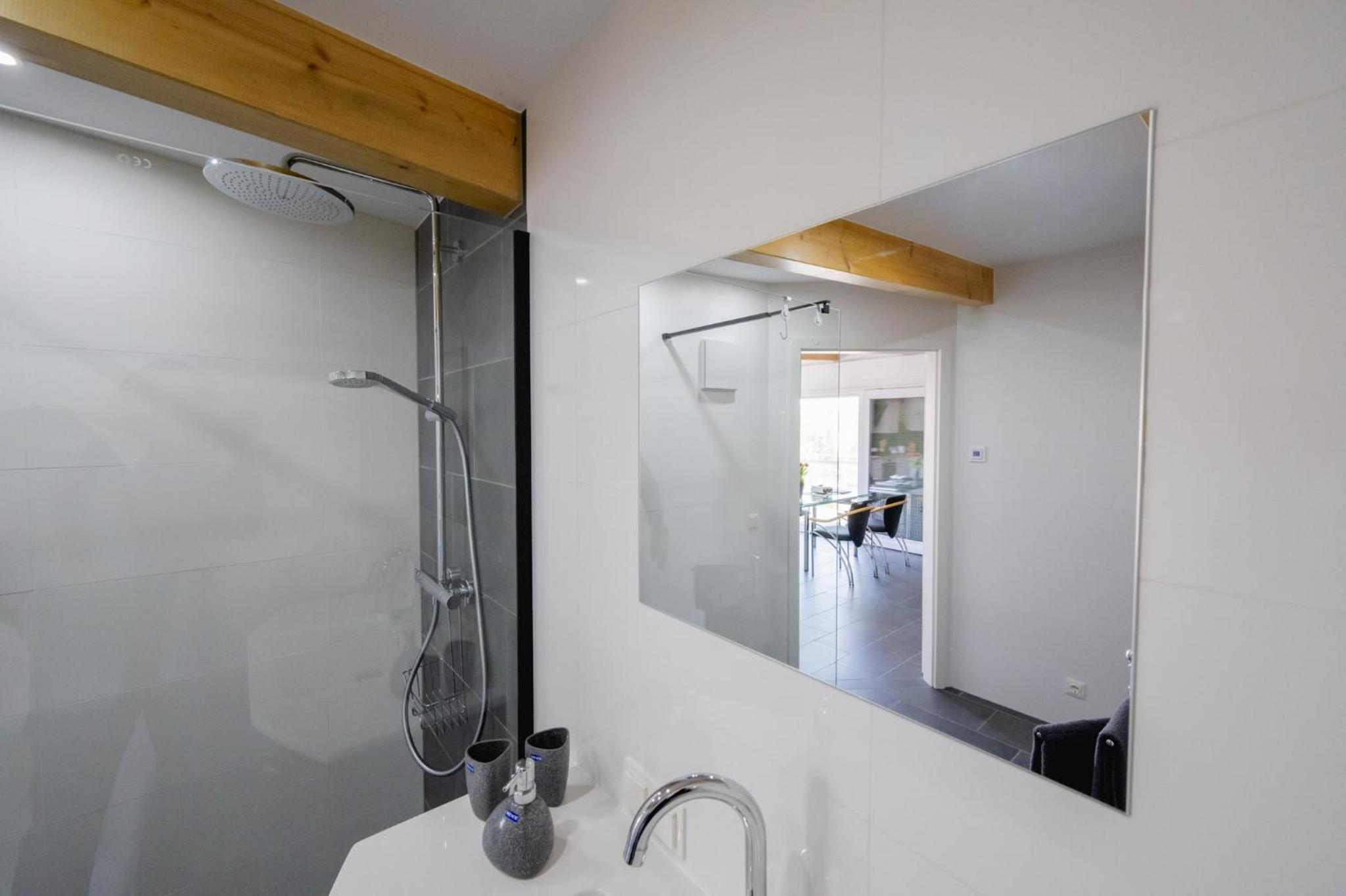 One-Bedroom Apartment - Non-Smoking photo 3