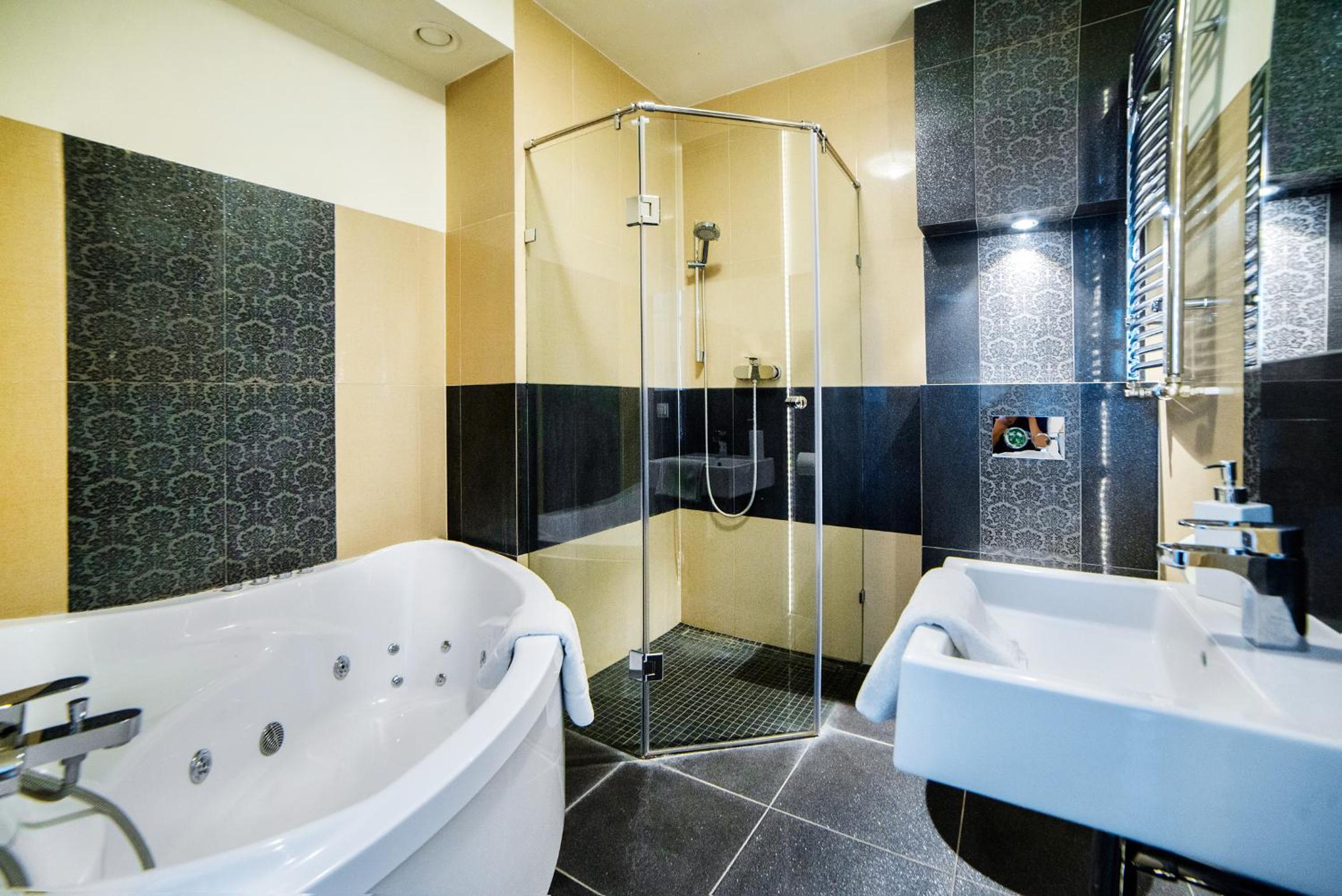 Deluxe Double or Twin Room photo 2