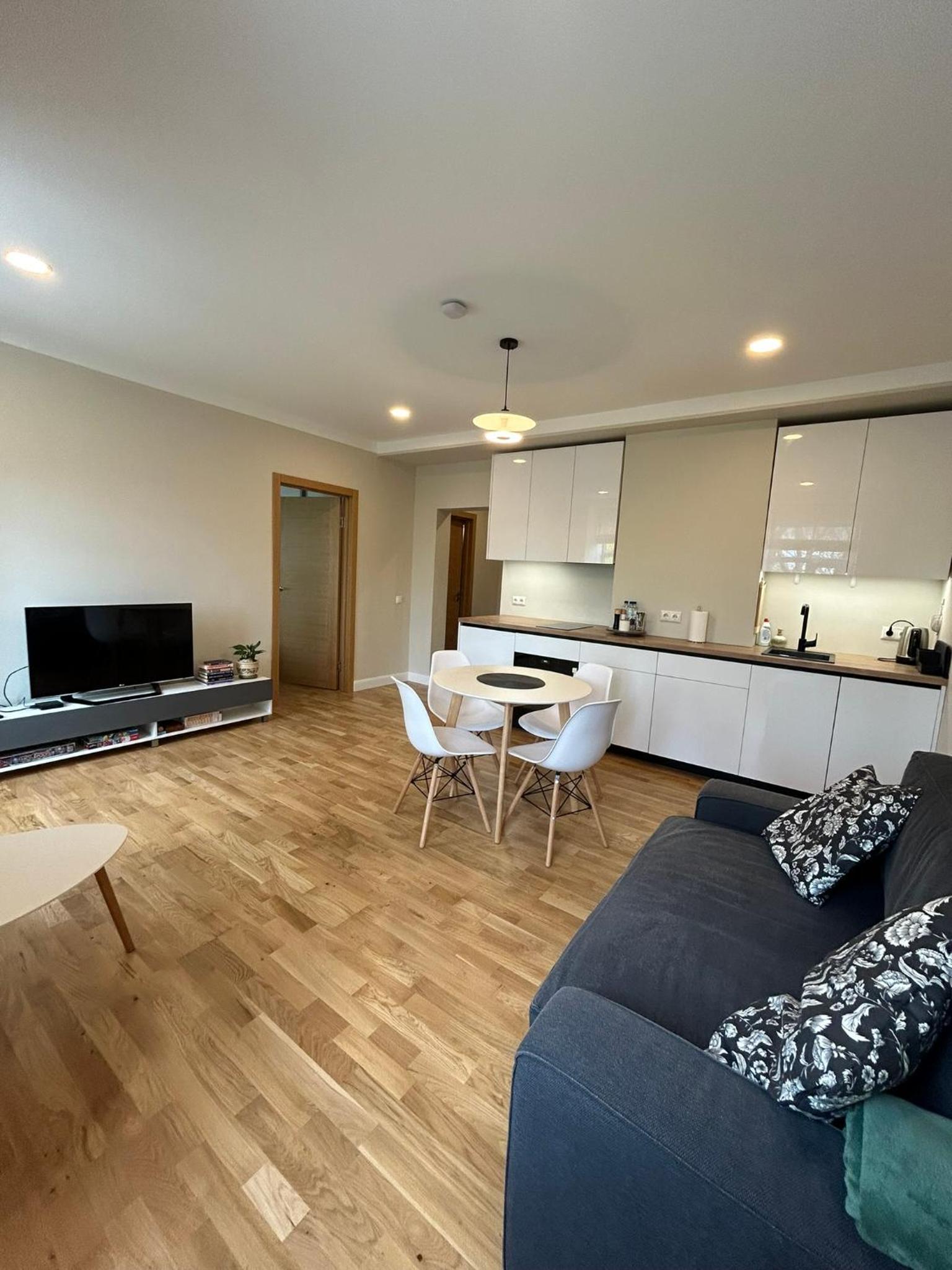 One-Bedroom Apartment photo 1
