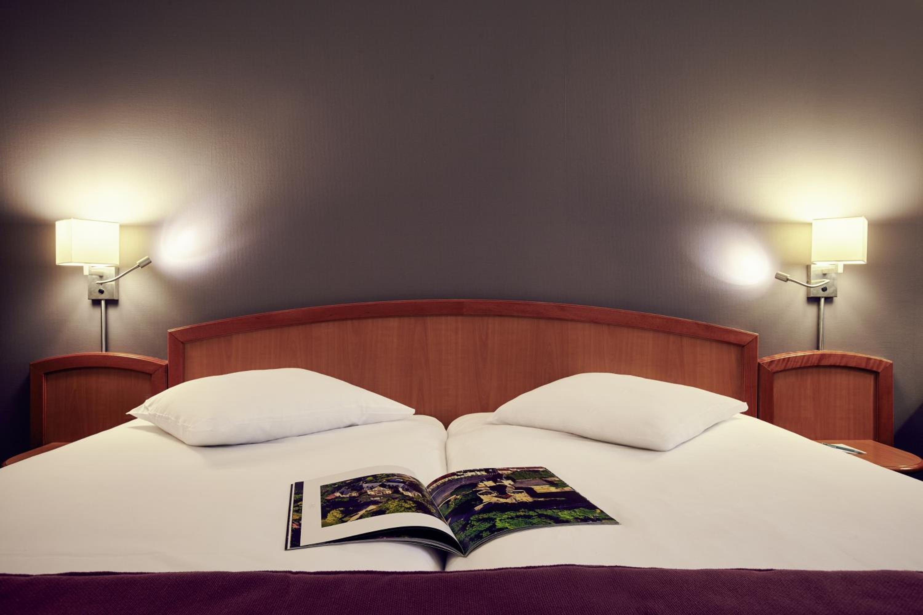 Classic Twin Room - Photo 2