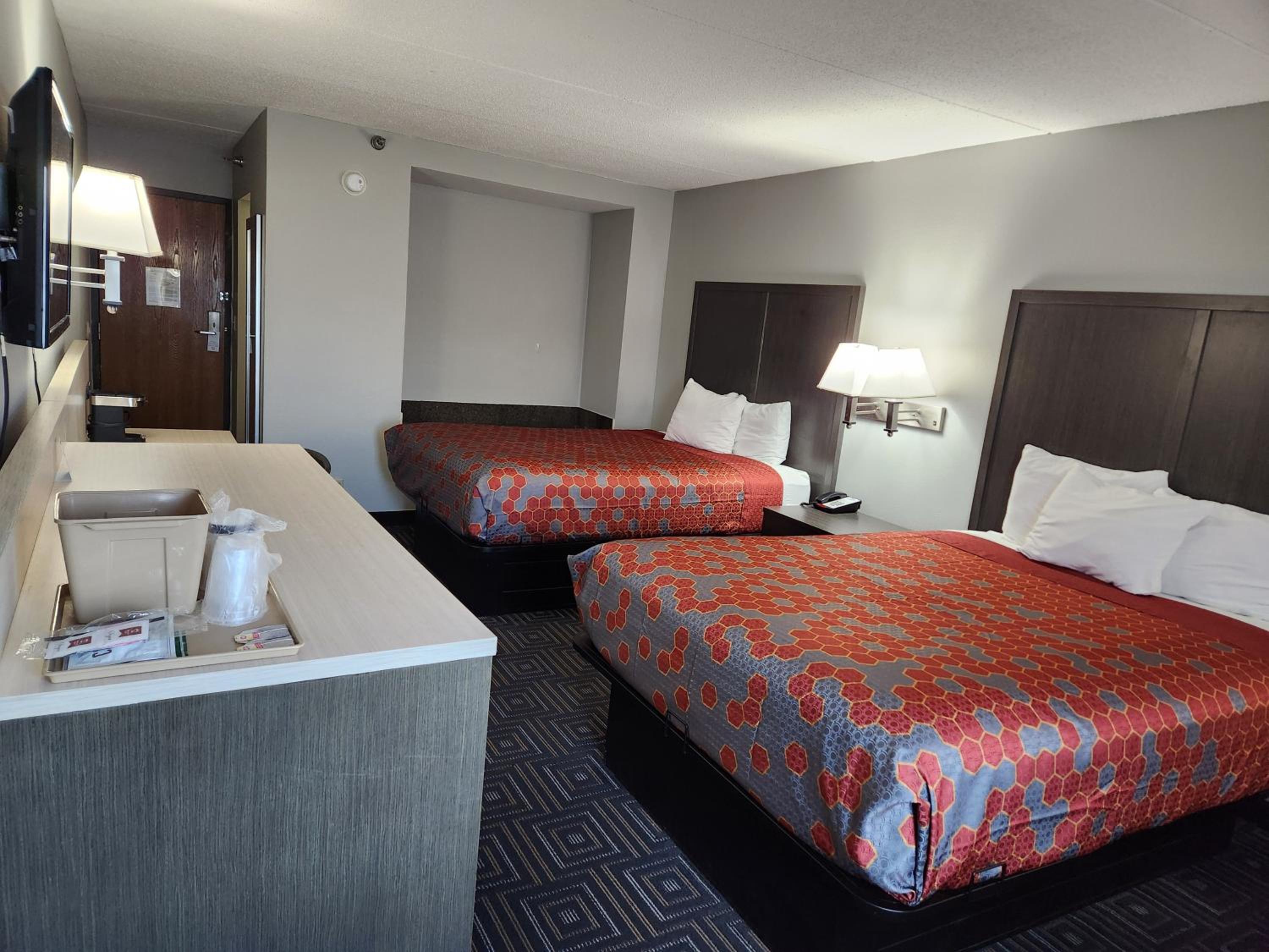 Queen Room with Two Queen Beds - Disability Access/Non-Smoking - Photo 3