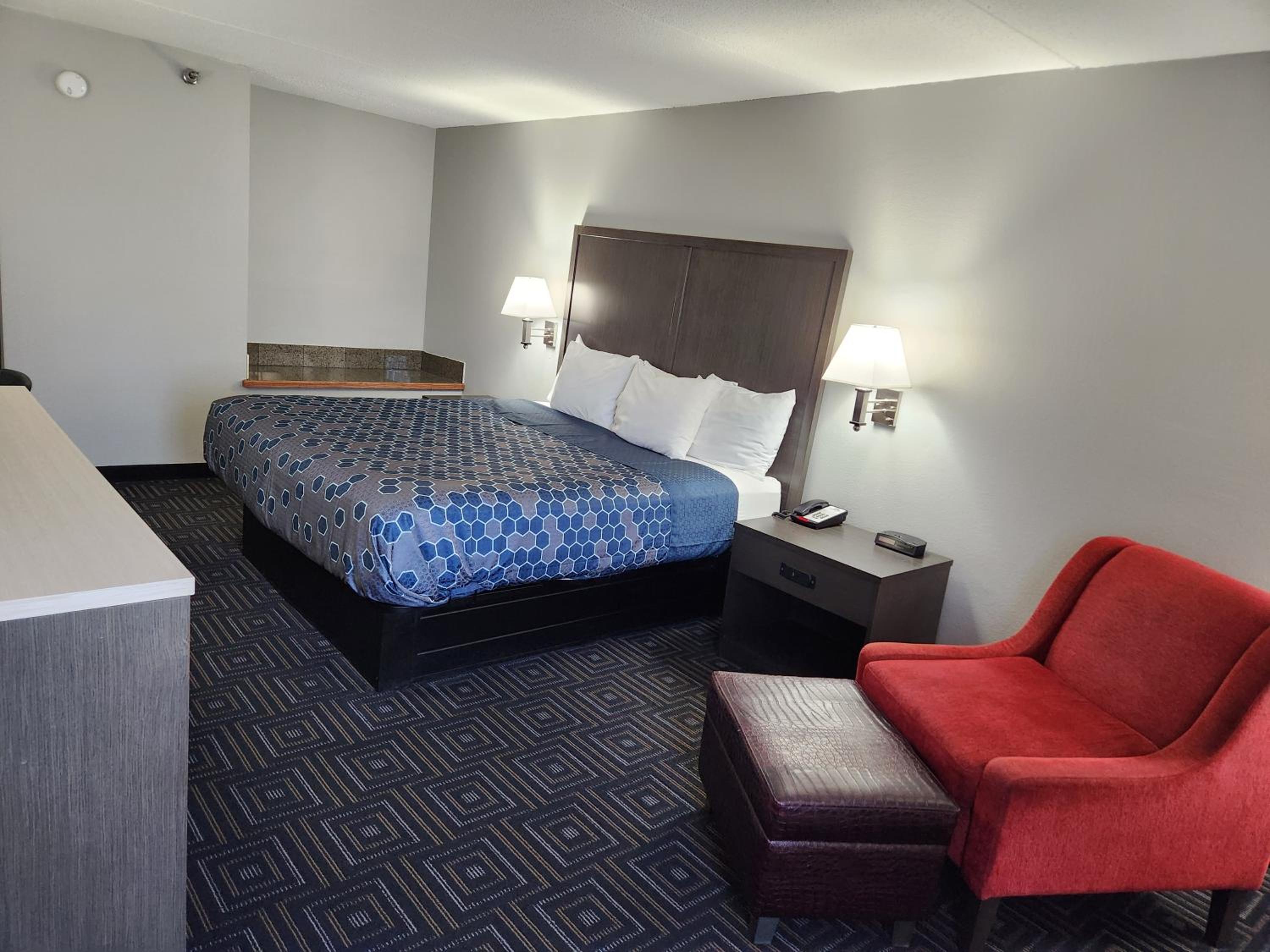 King Room - Non-Smoking - Photo 2