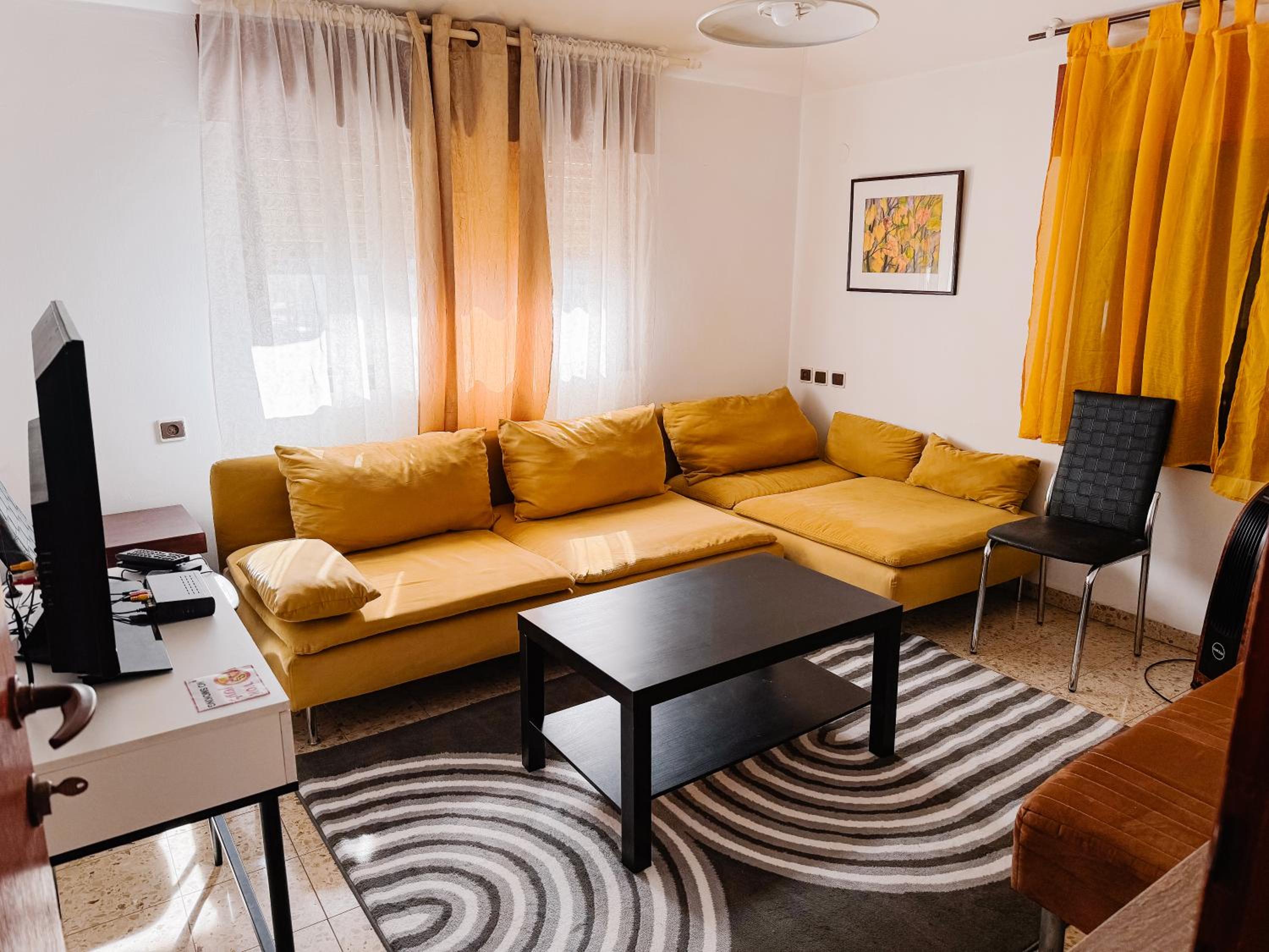 One-Bedroom Apartment photo 3