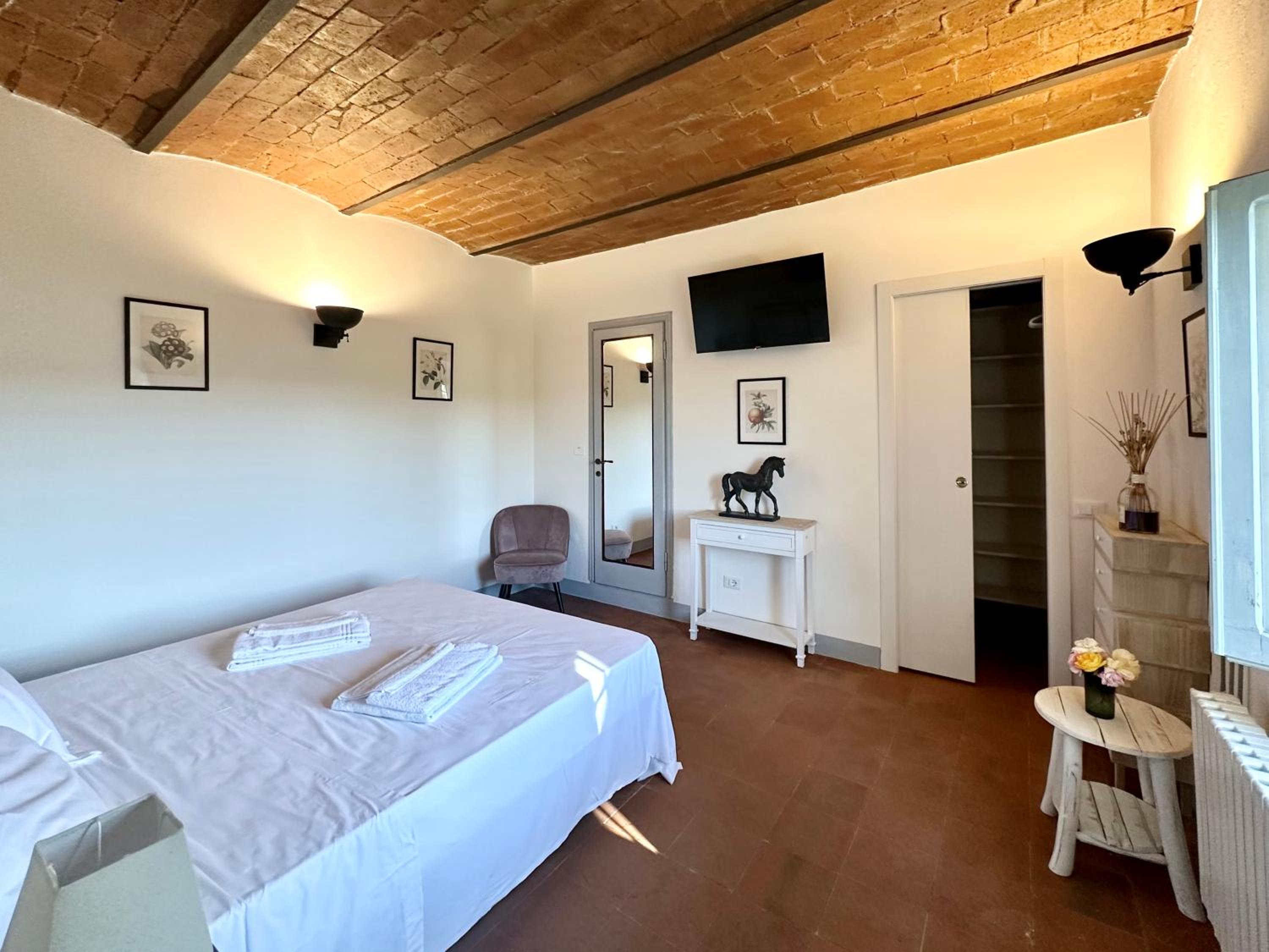 One-Bedroom Apartment with Garden