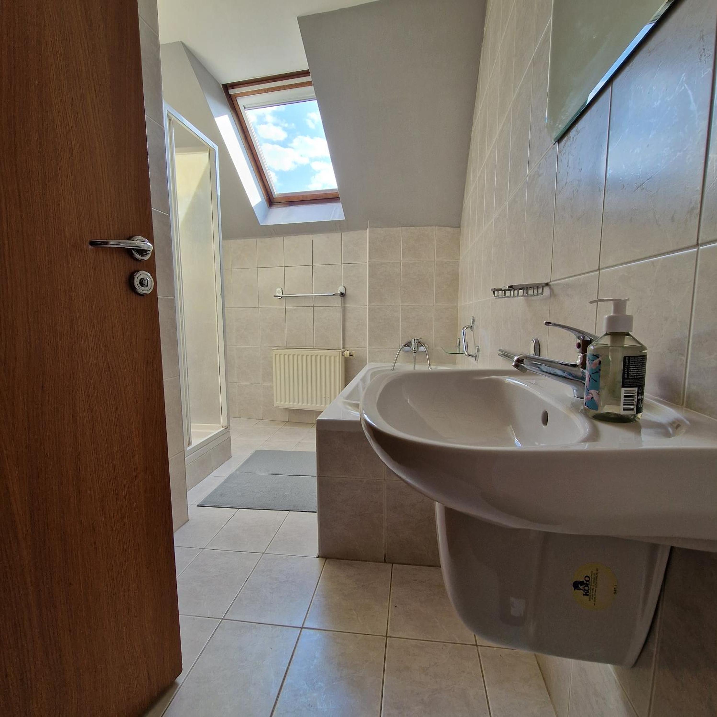 Twin Room with Shared Bathroom photo 1