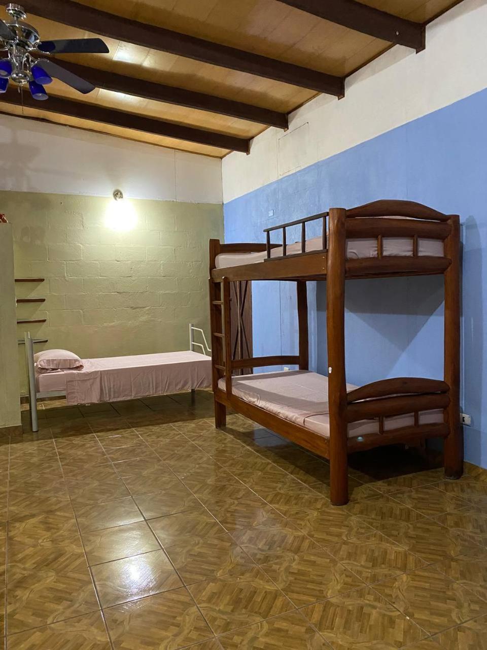 Four-Bedroom House photo 2