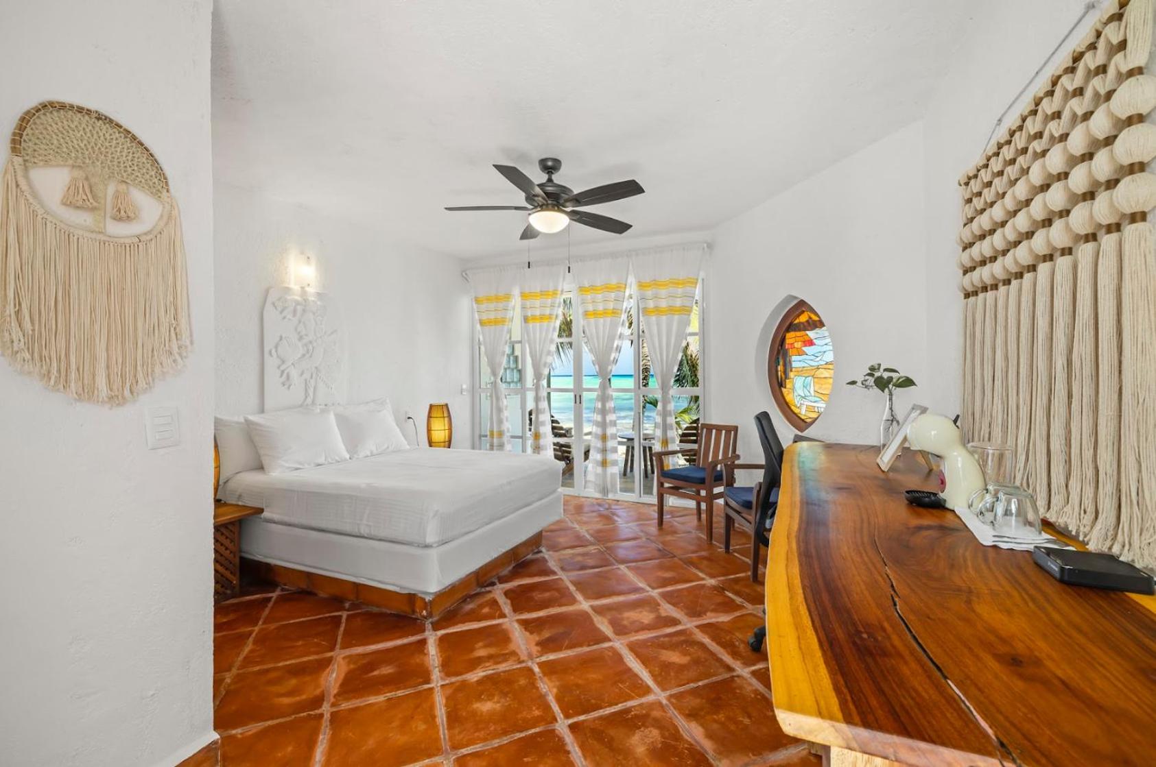 Queen Room with Sea View photo 2