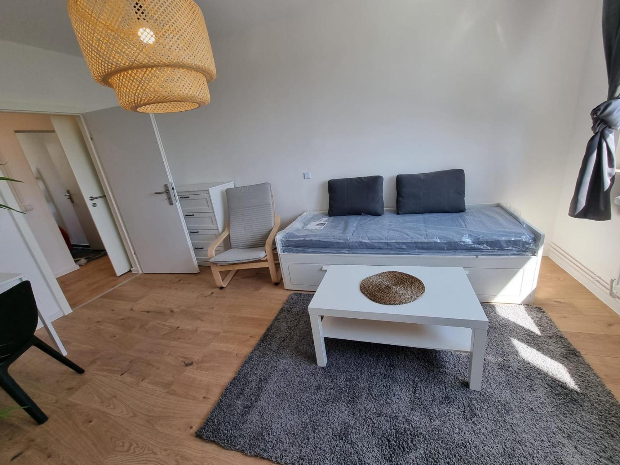 One-Bedroom Apartment photo 1