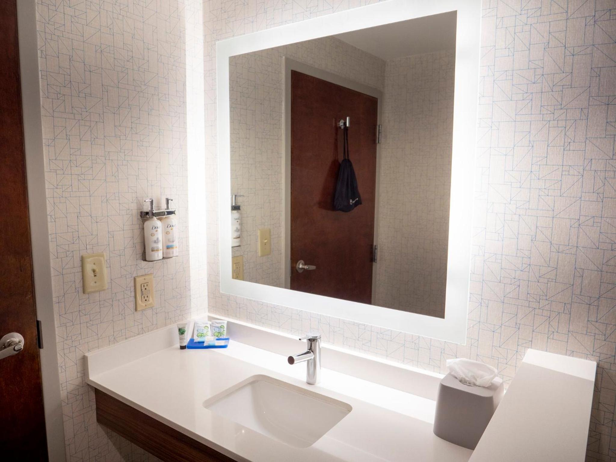 Standard King Room - Photo 2