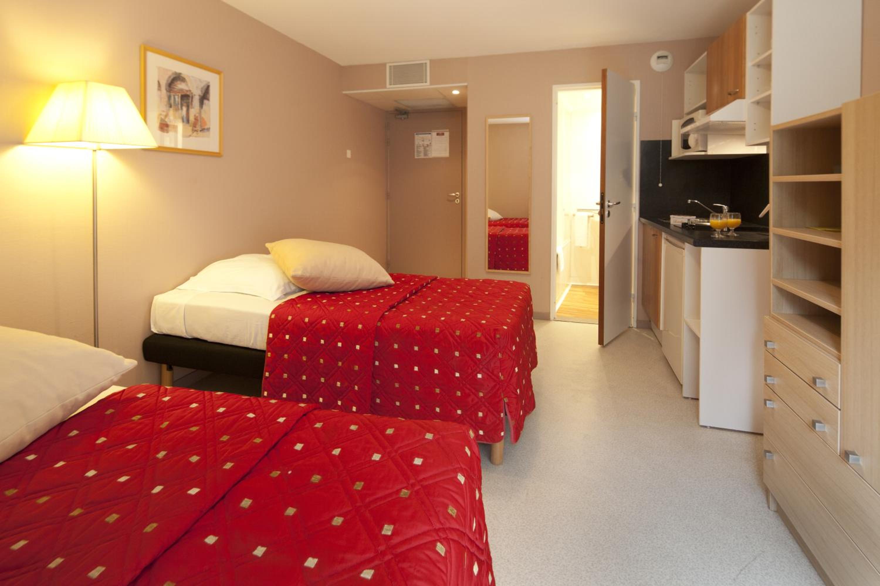Twin Studio (2 Adults) - Photo 1